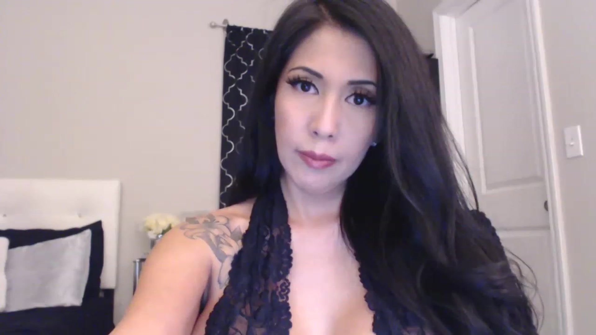 Gallery image thumbnail from Vee_VonSweets's myfreecams stream on, 02/07/2023, 02:01 image 8 of 20