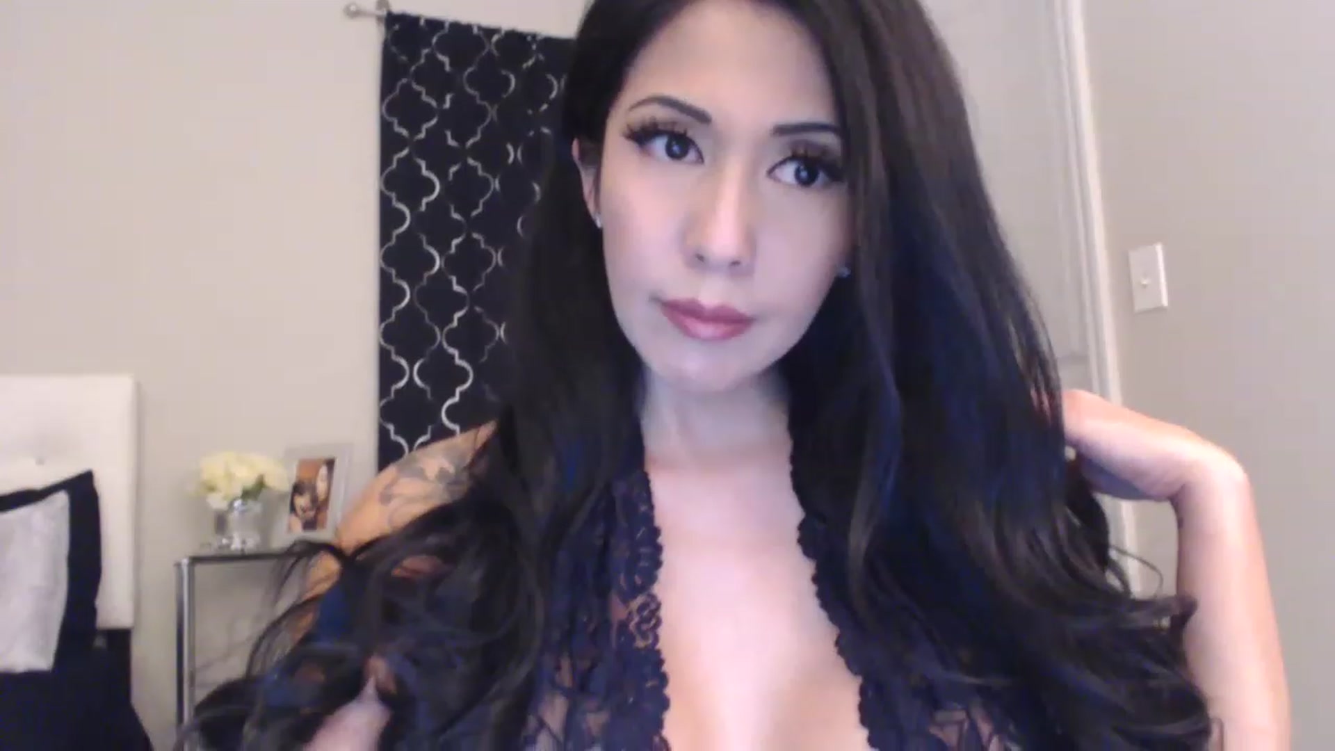 Gallery image thumbnail from Vee_VonSweets's myfreecams stream on, 02/07/2023, 02:01 image 11 of 20