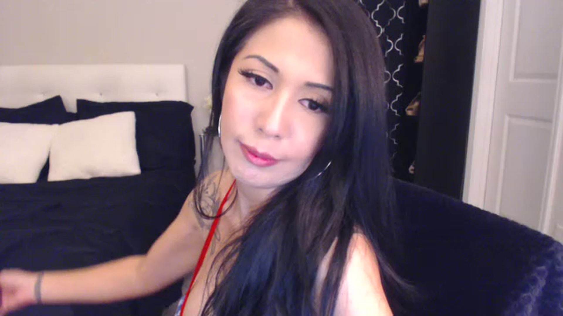 Gallery image thumbnail from Vee_VonSweets's myfreecams stream on, 02/11/2023, 02:48 image 8 of 20