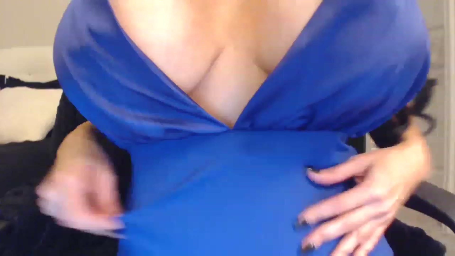 Gallery image thumbnail from Vee_VonSweets's myfreecams stream on, 02/11/2023, 19:43 image 1 of 20