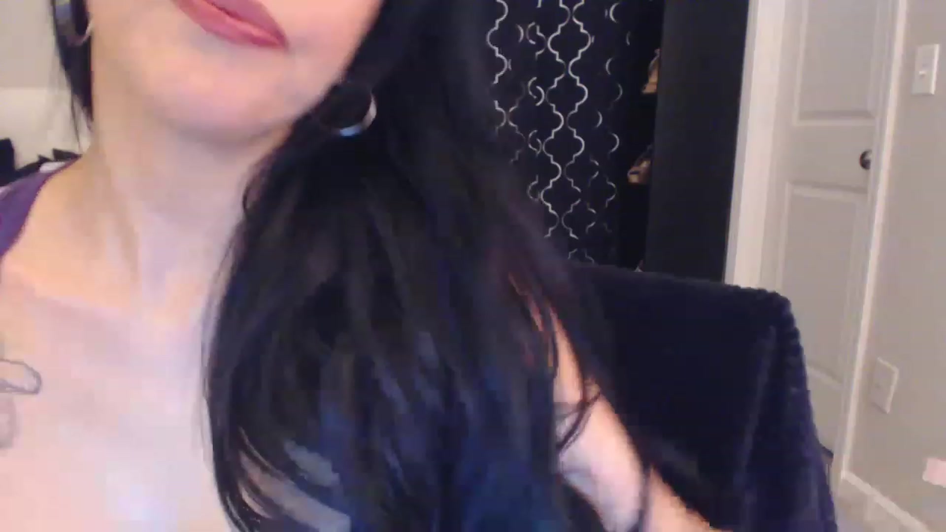Gallery image thumbnail from Vee_VonSweets's myfreecams stream on, 02/25/2023, 02:06 image 3 of 20