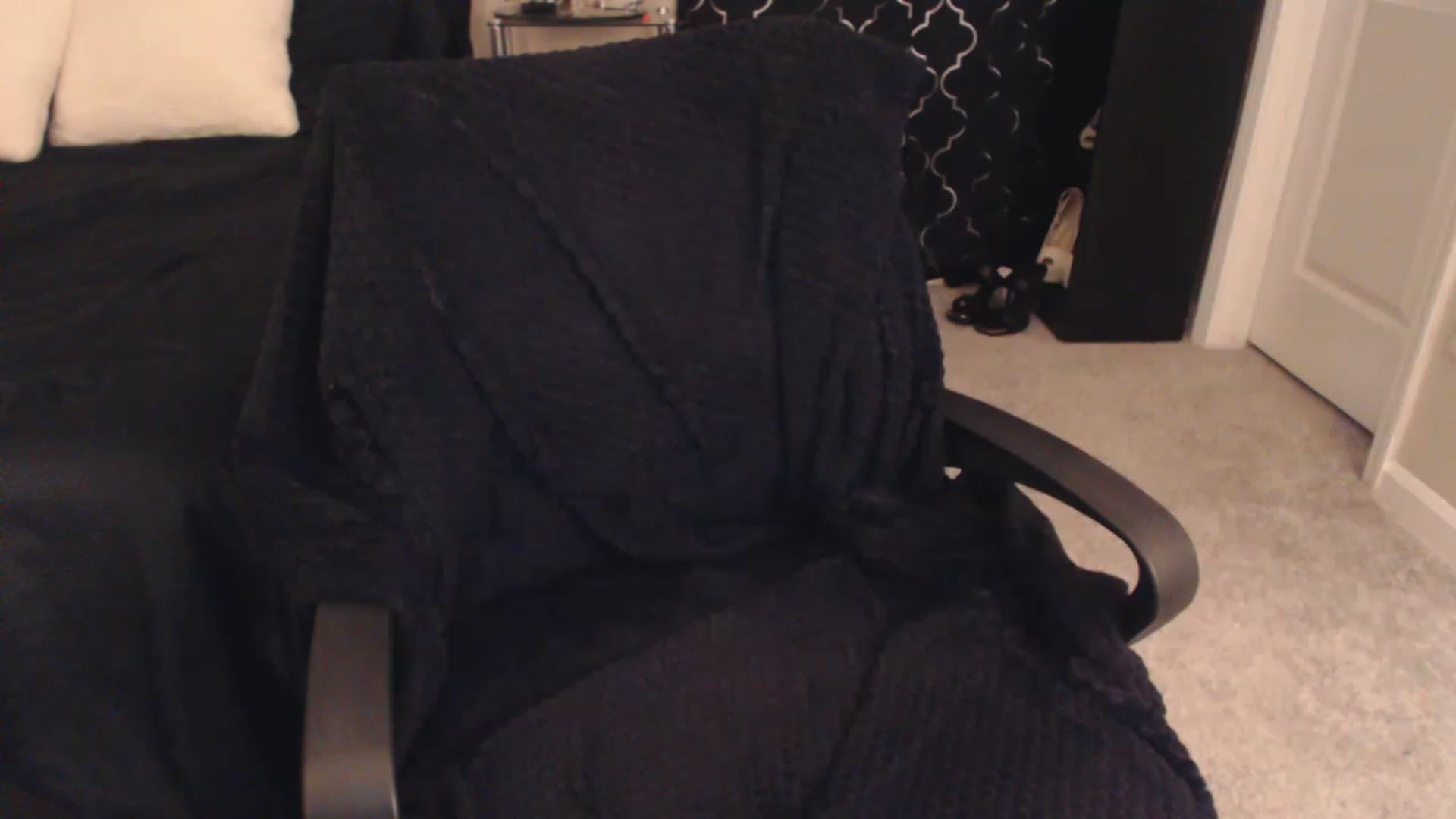 Gallery image thumbnail from Vee_VonSweets's myfreecams stream on, 03/16/2023, 01:40 image 3 of 20