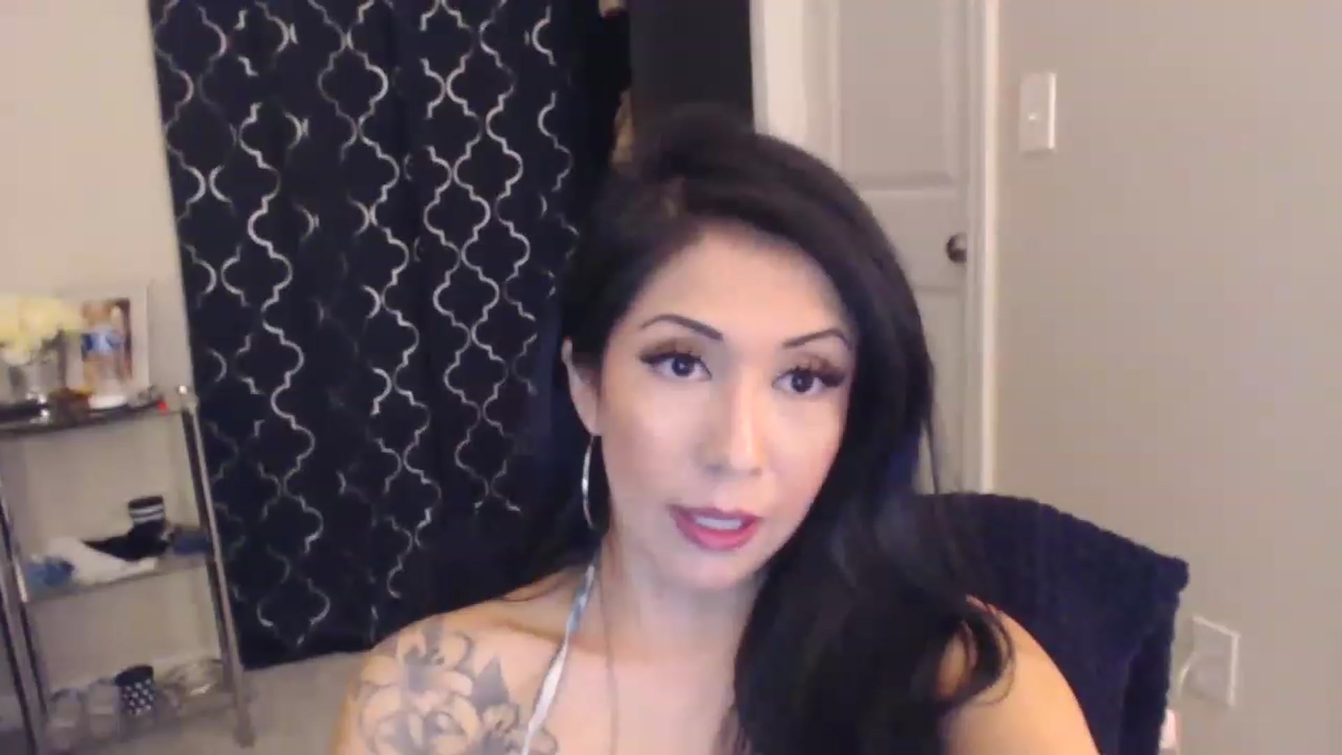 Gallery image thumbnail from Vee_VonSweets's myfreecams stream on, 03/16/2023, 18:27 image 12 of 20