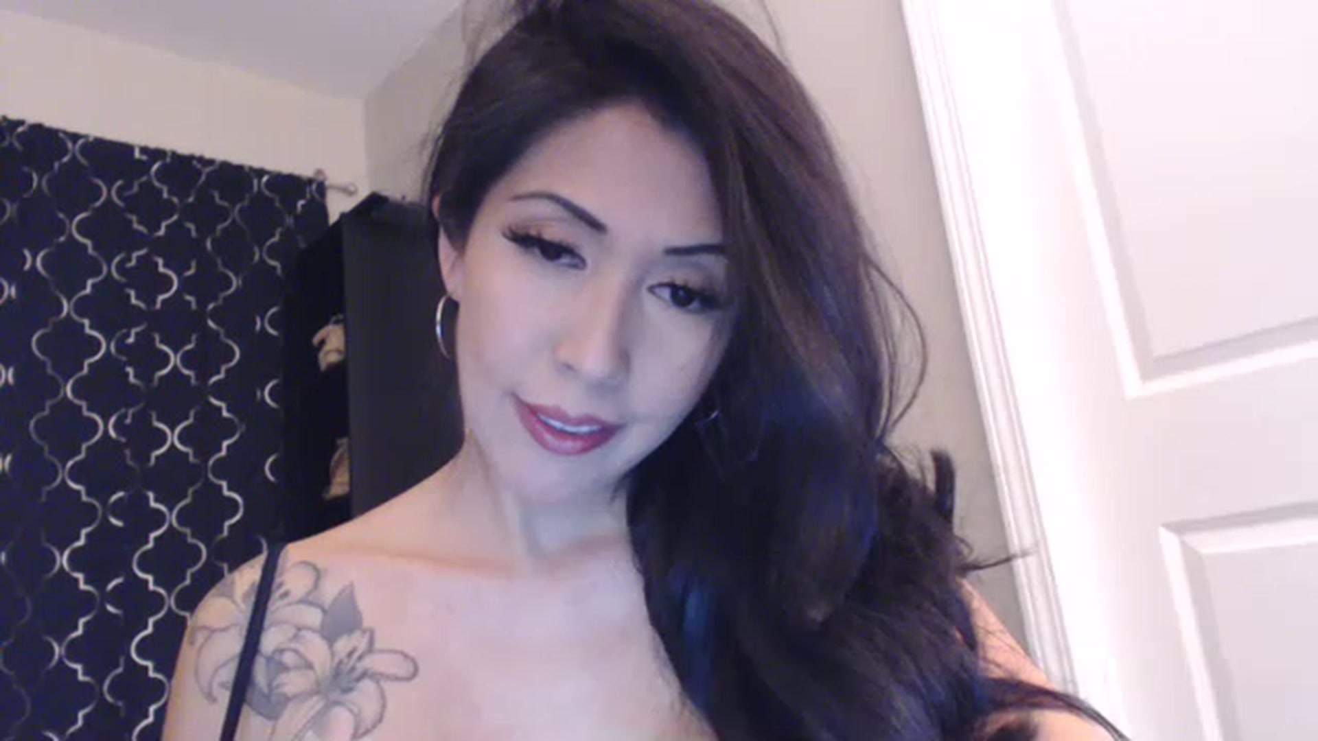 Gallery image thumbnail from Vee_VonSweets's myfreecams stream on, 03/21/2023, 24:57 image 2 of 20