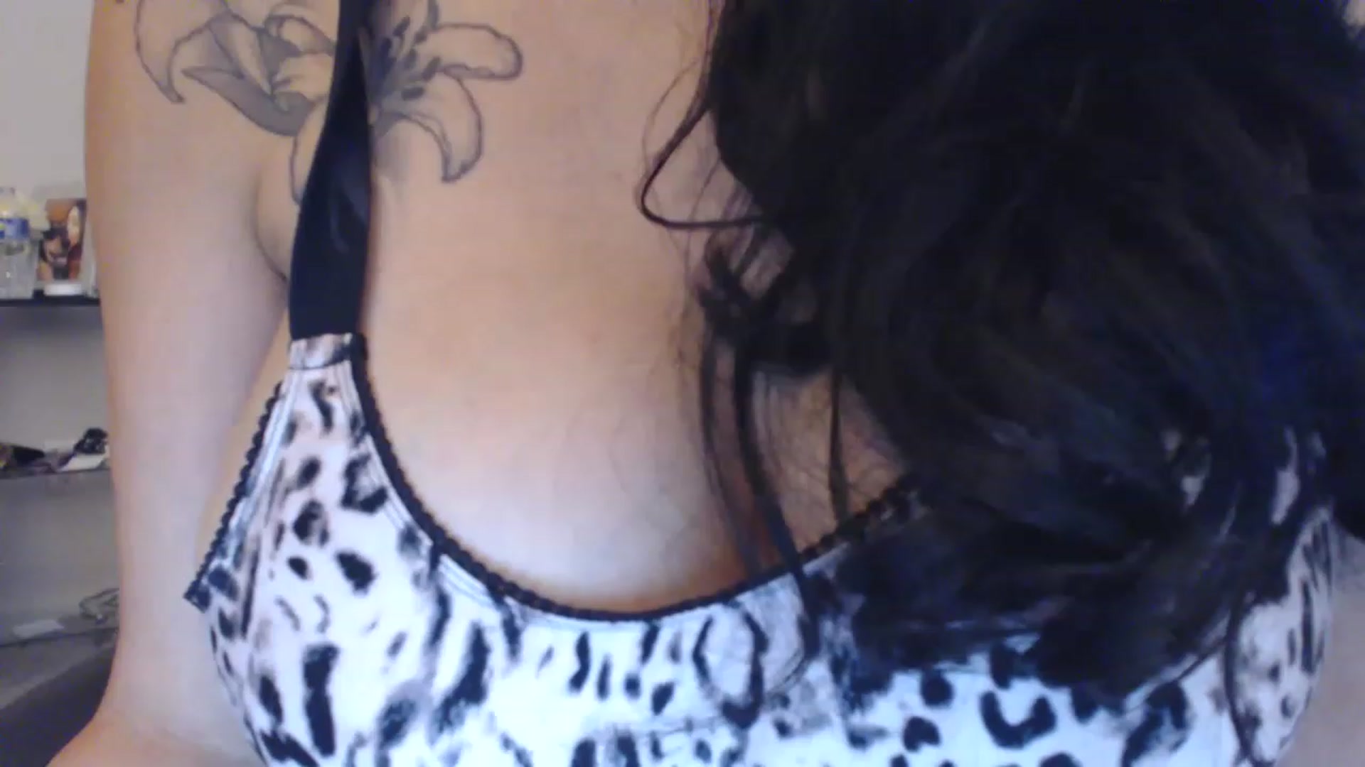 Gallery image thumbnail from Vee_VonSweets's myfreecams stream on, 03/30/2023, 01:05 image 15 of 20