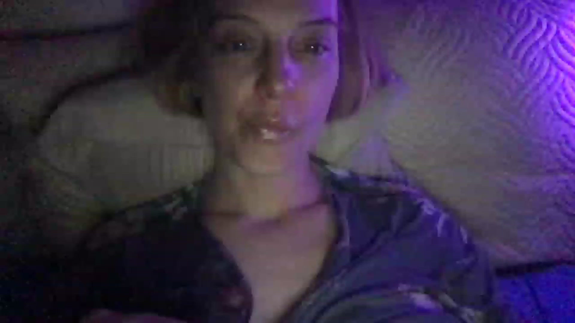 Gallery image thumbnail from Veganlovee's myfreecams stream on, 03/27/2023, 24:54 image 1 of 20