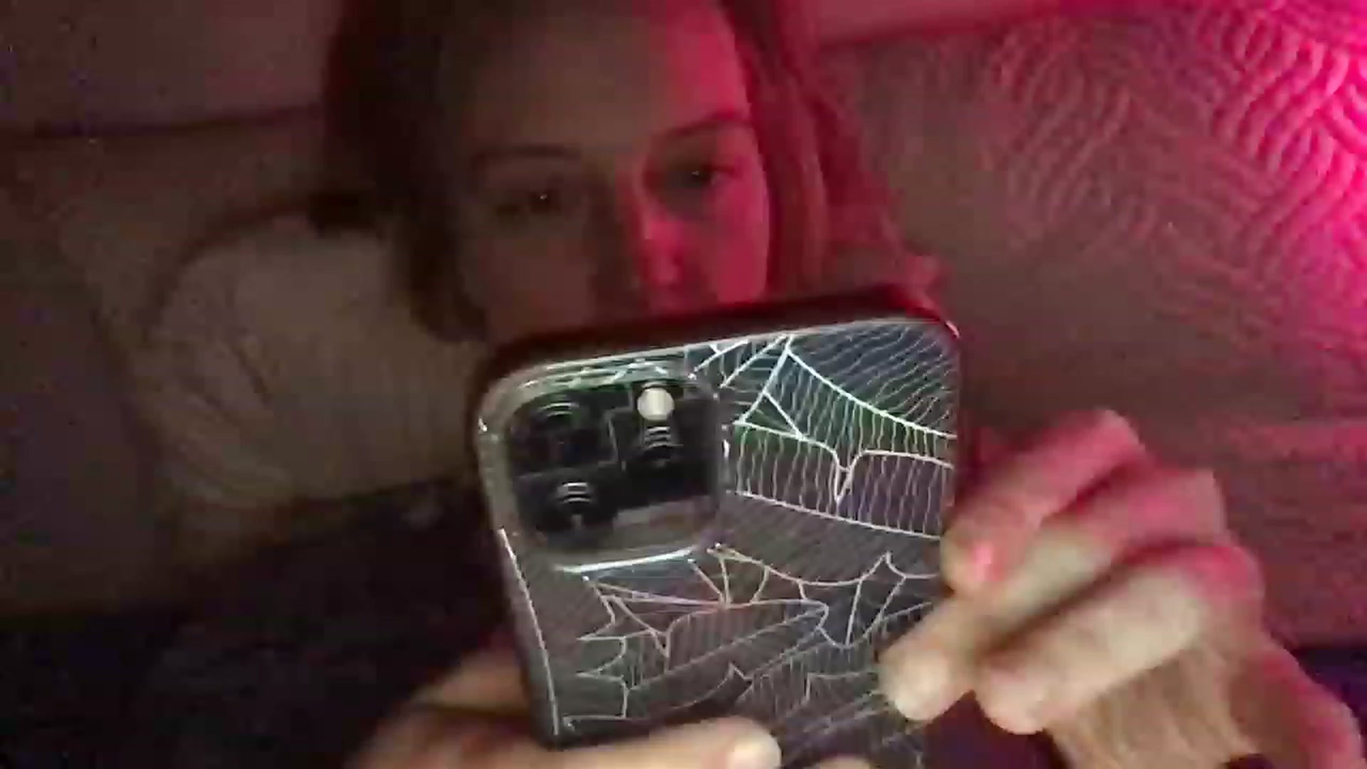 Gallery image thumbnail from Veganlovee's myfreecams stream on, 03/27/2023, 24:54 image 14 of 20