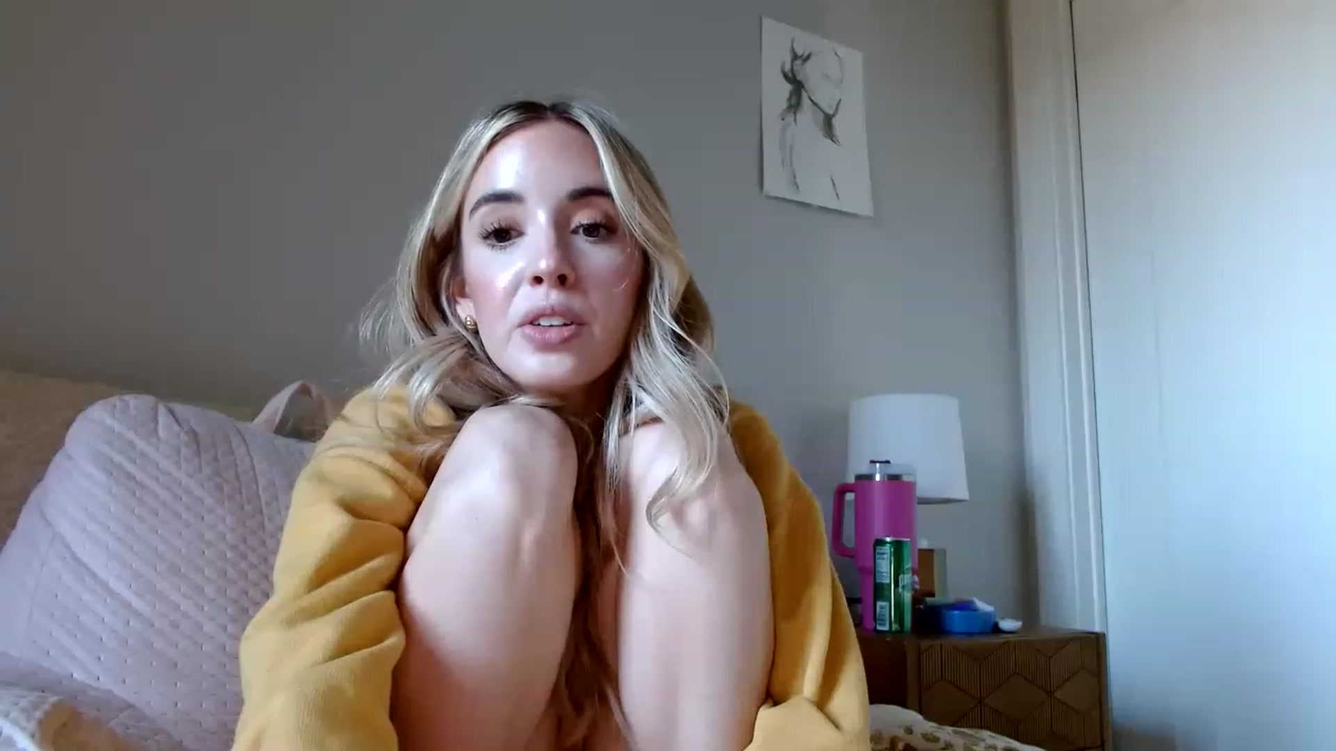Gallery image thumbnail from Vegansoda's myfreecams stream on, 11/14/2022, 22:29 image 14 of 20