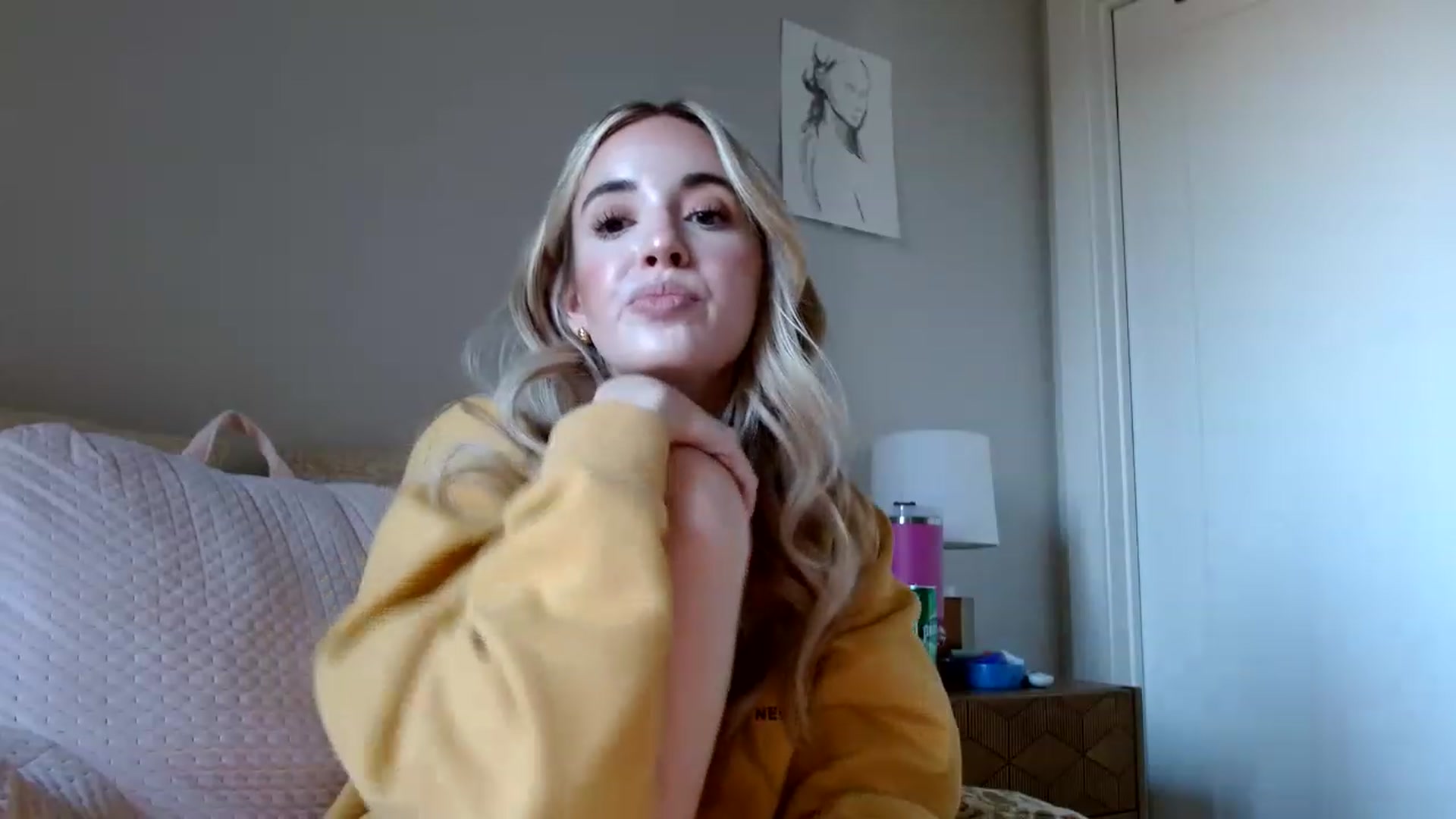 Gallery image thumbnail from Vegansoda's myfreecams stream on, 11/14/2022, 22:29 image 13 of 20