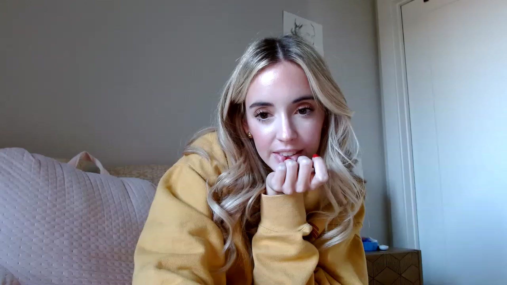 Gallery image thumbnail from Vegansoda's myfreecams stream on, 11/14/2022, 22:29 image 1 of 20