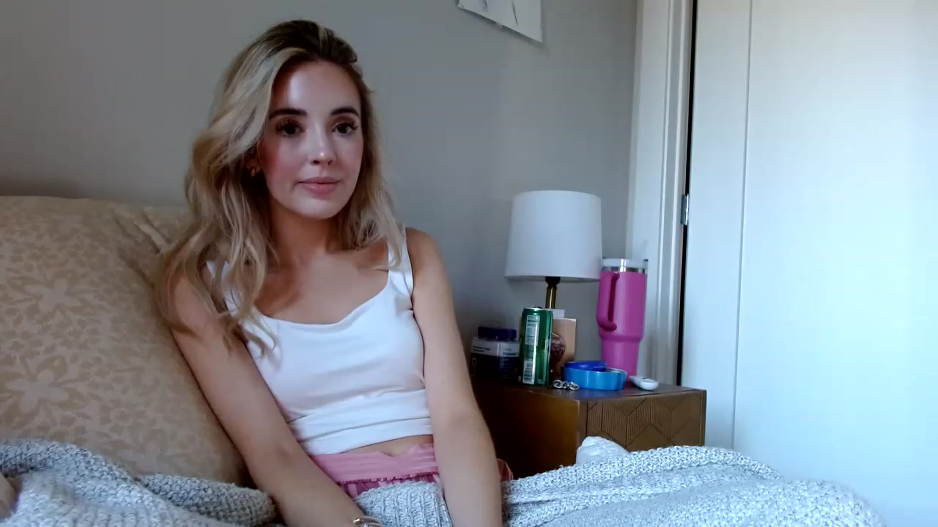 Gallery image thumbnail from Vegansoda's myfreecams stream on, 11/15/2022, 20:22 image 10 of 20