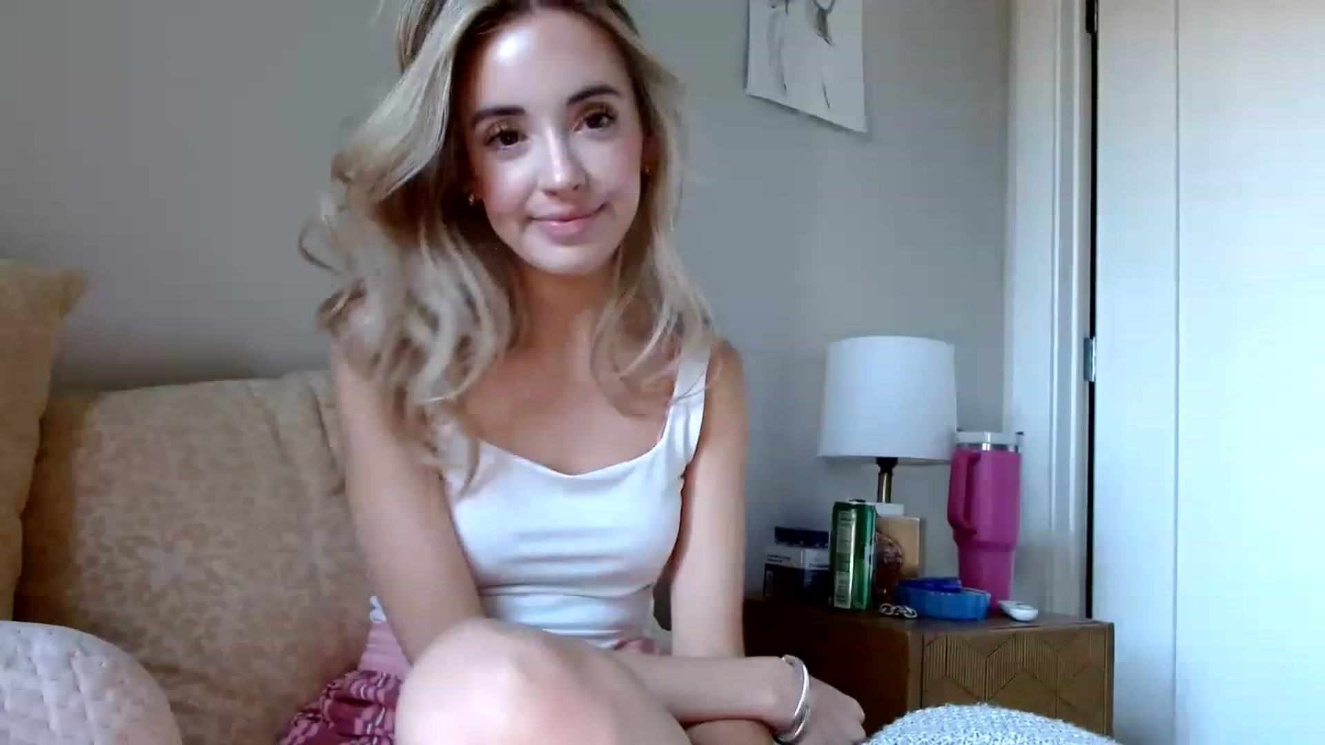 Gallery image thumbnail from Vegansoda's myfreecams stream on, 11/15/2022, 20:42 image 17 of 20