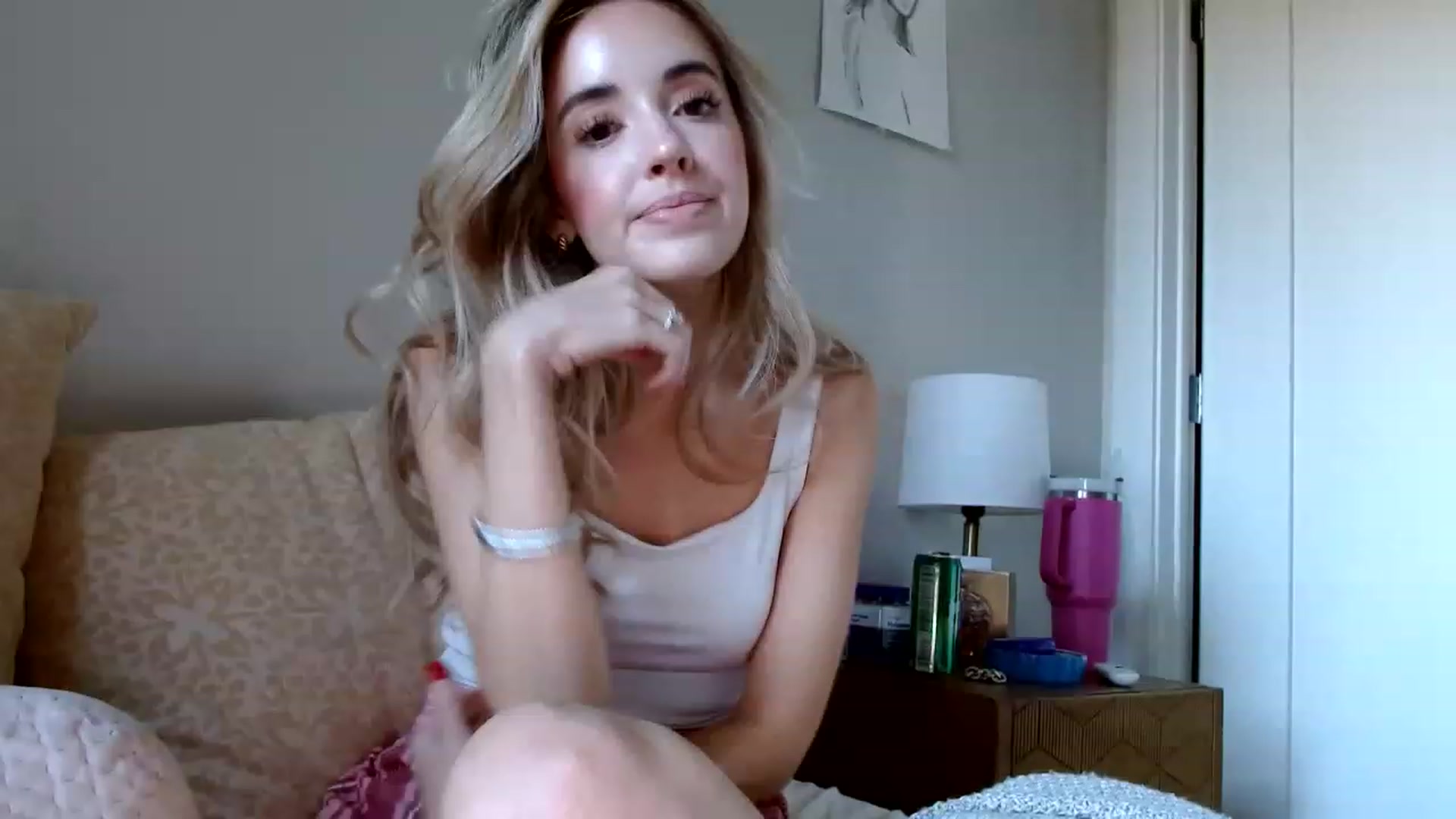 Gallery image thumbnail from Vegansoda's myfreecams stream on, 11/15/2022, 20:42 image 19 of 20
