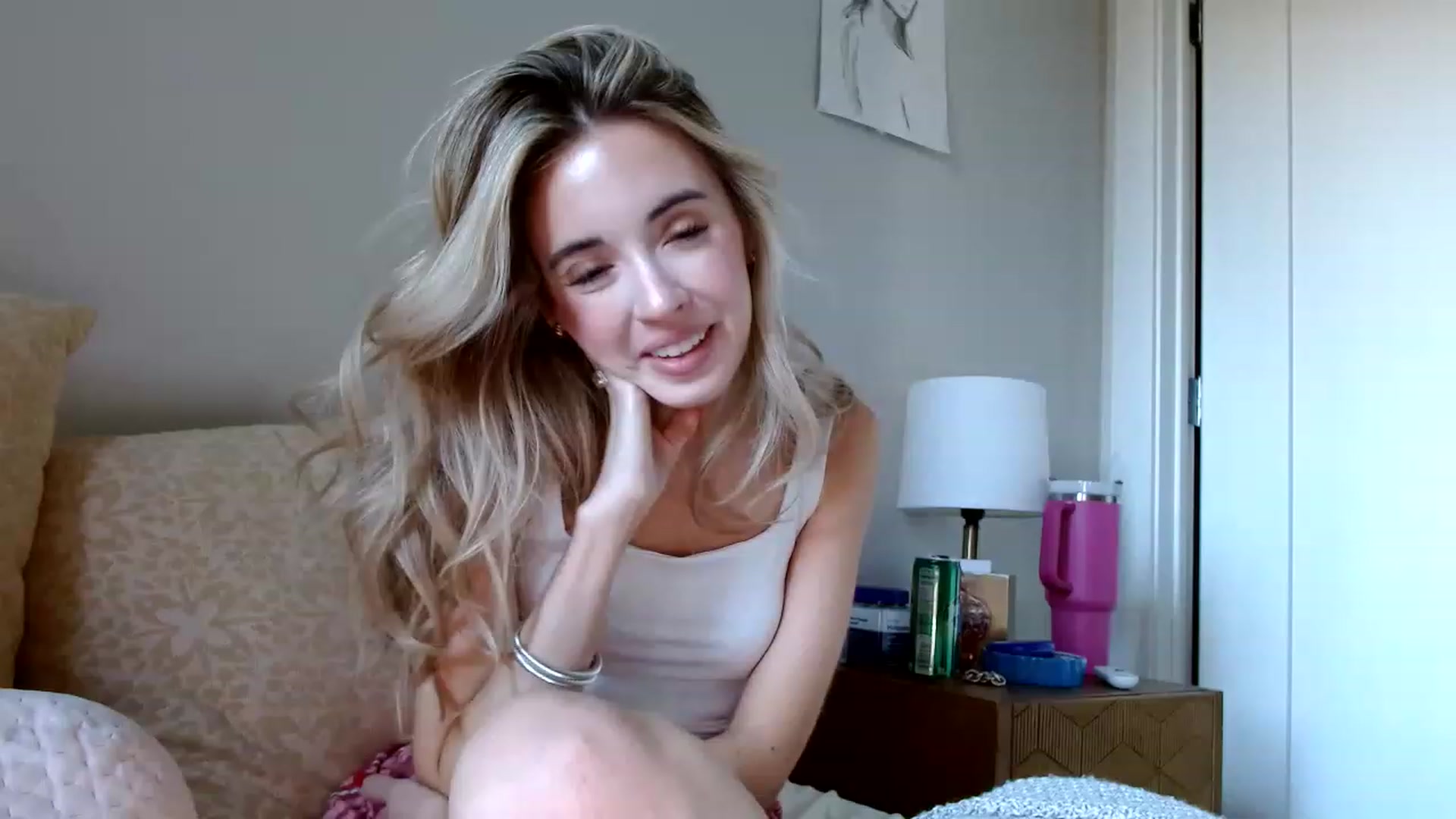 Gallery image thumbnail from Vegansoda's myfreecams stream on, 11/15/2022, 20:42 image 20 of 20