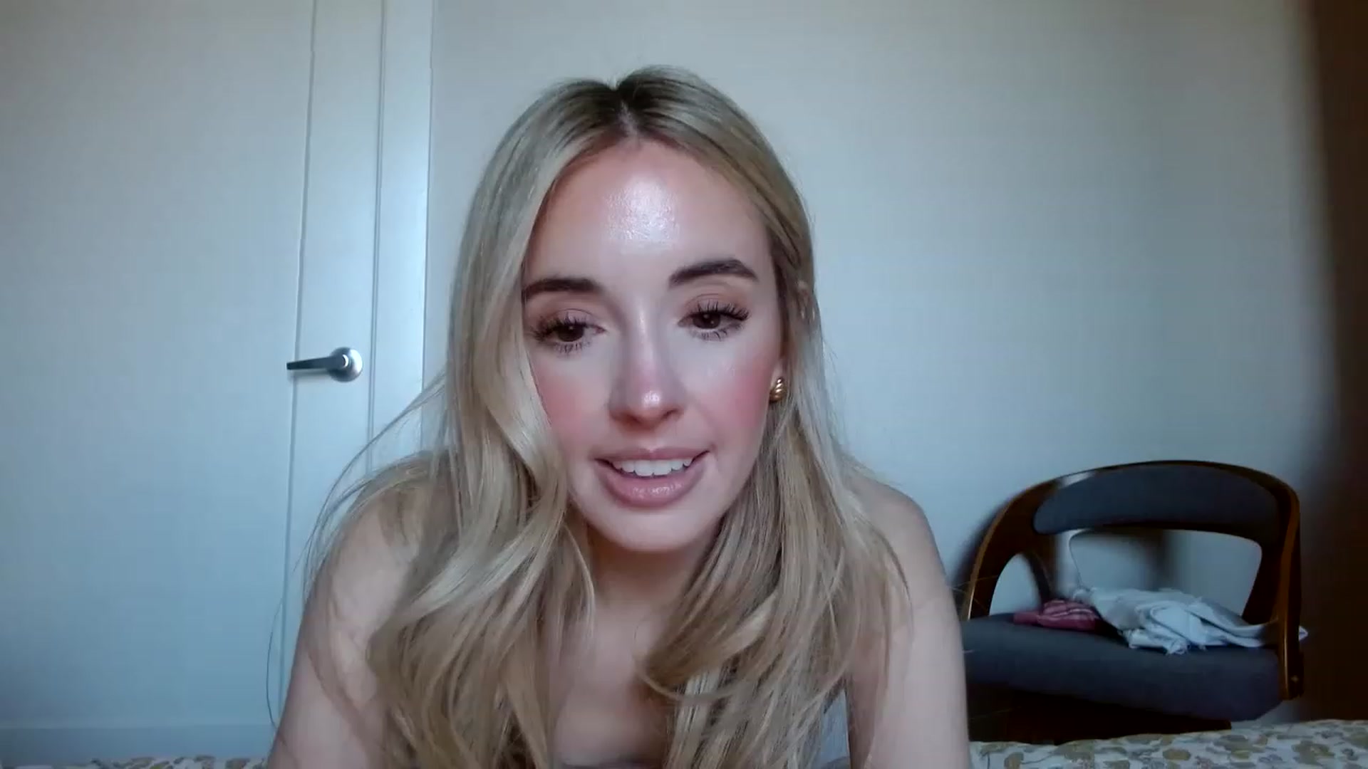 Gallery image thumbnail from Vegansoda's myfreecams stream on, 11/30/2022, 23:15 image 1 of 20