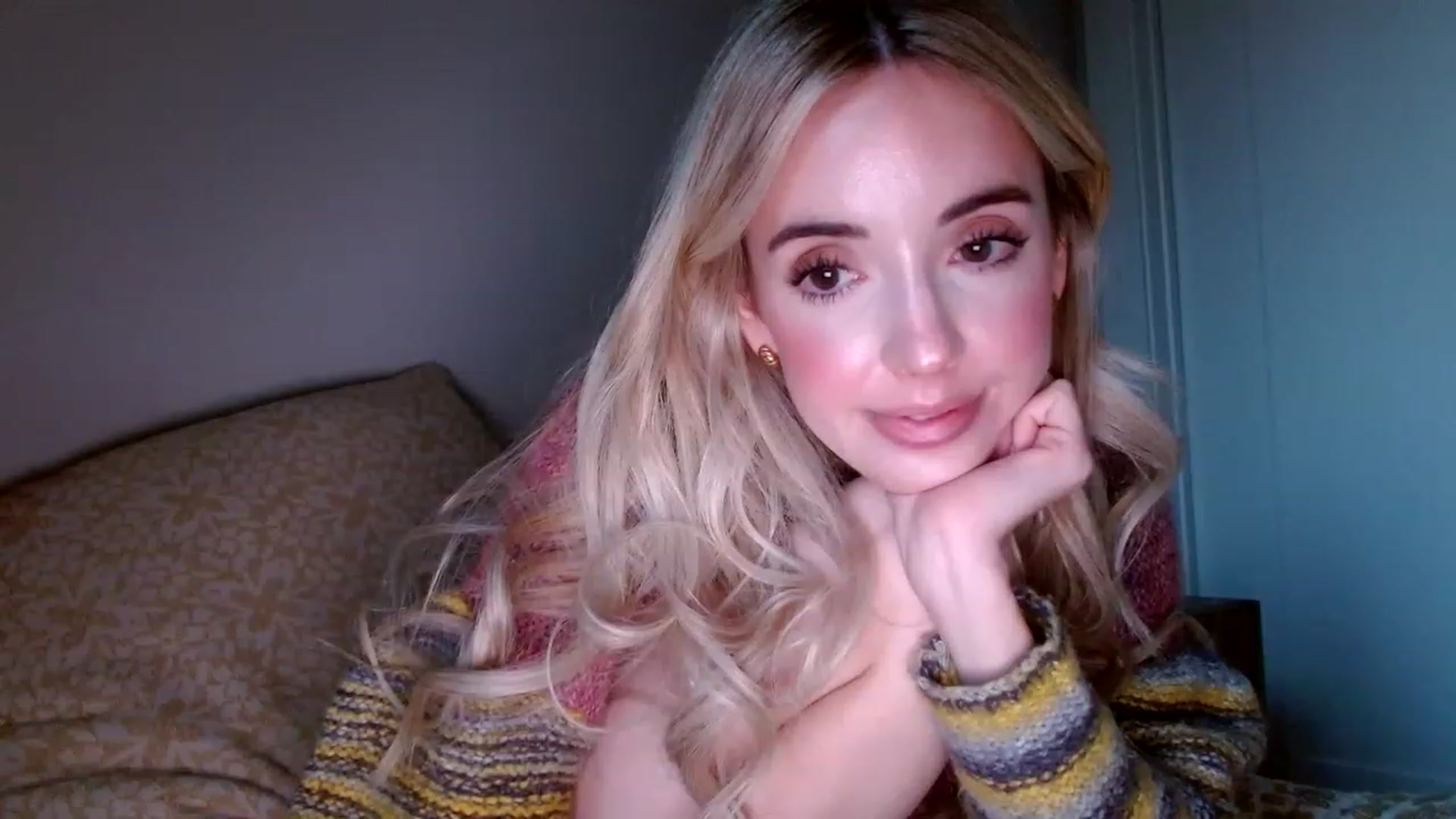Gallery image thumbnail from Vegansoda's myfreecams stream on, 12/03/2022, 24:02 image 16 of 20