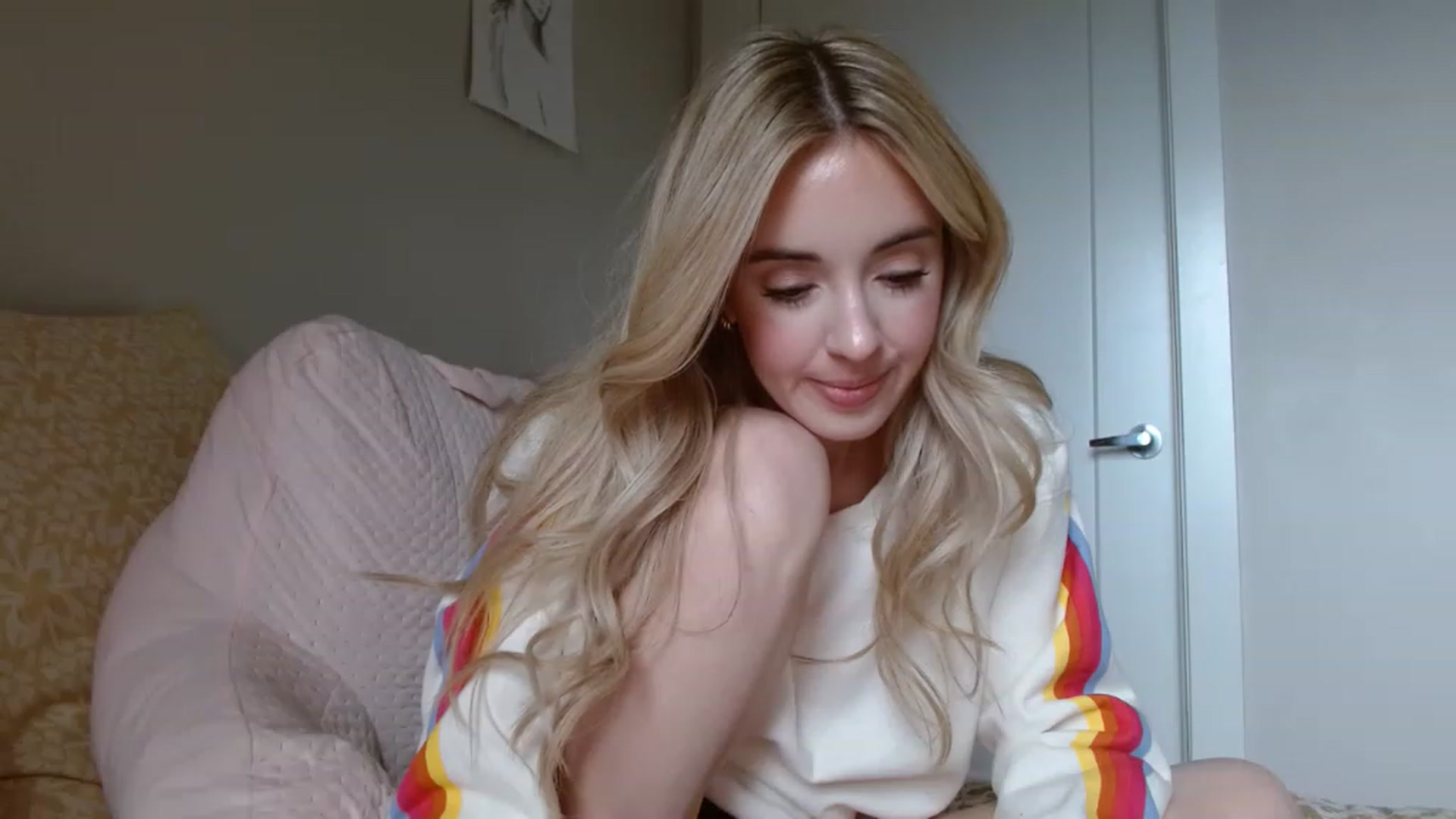 Gallery image thumbnail from Vegansoda's myfreecams stream on, 12/03/2022, 23:48 image 8 of 20