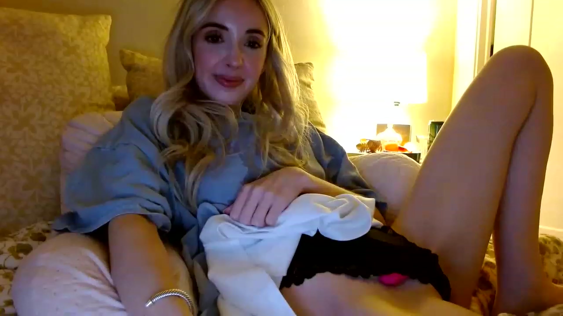 Gallery image thumbnail from Vegansoda's myfreecams stream on, 12/05/2022, 24:00 image 11 of 20