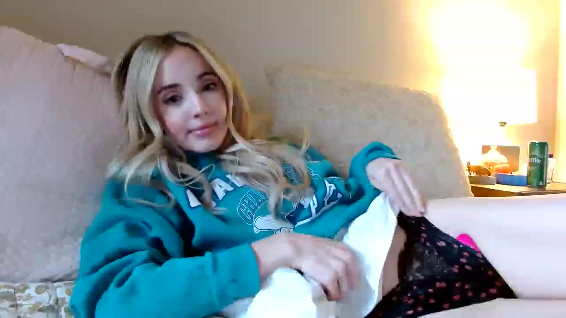 Gallery image thumbnail from Vegansoda's myfreecams stream on, 12/05/2022, 21:30 image 3 of 20