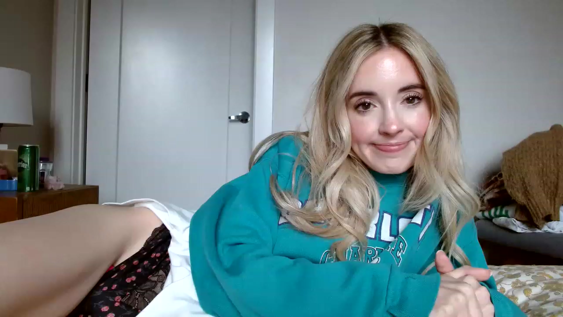 Gallery image thumbnail from Vegansoda's myfreecams stream on, 12/05/2022, 22:30 image 4 of 20