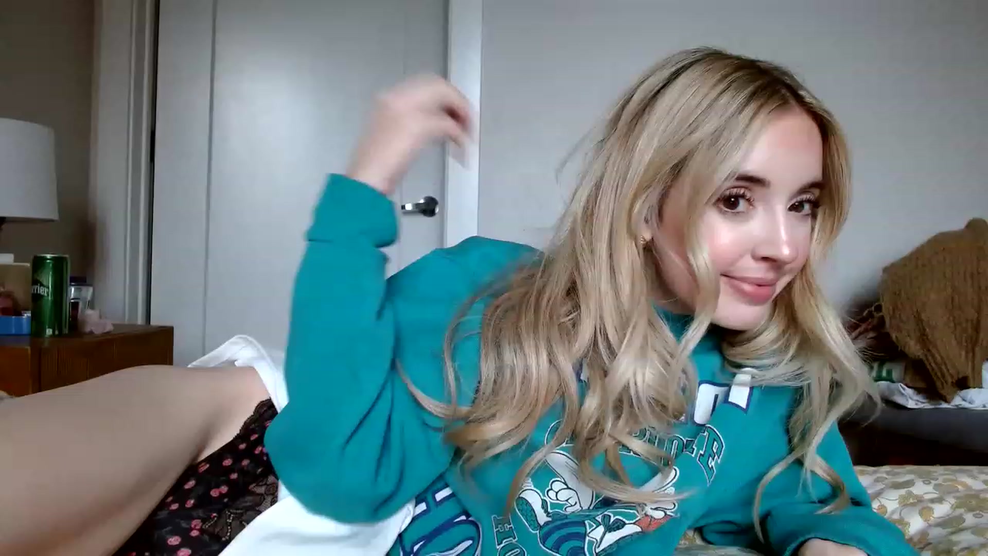 Gallery image thumbnail from Vegansoda's myfreecams stream on, 12/05/2022, 22:30 image 13 of 20