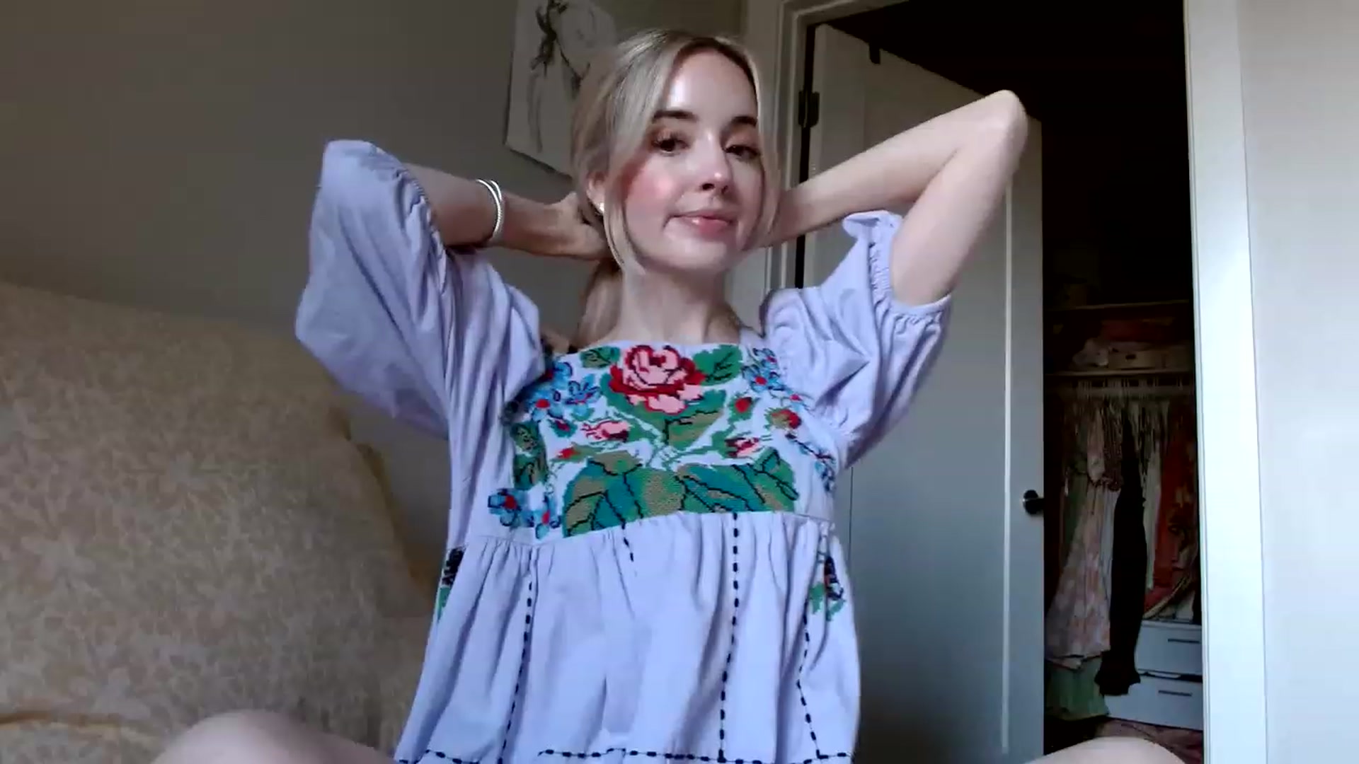 Gallery image thumbnail from Vegansoda's myfreecams stream on, 12/06/2022, 22:27 image 3 of 20