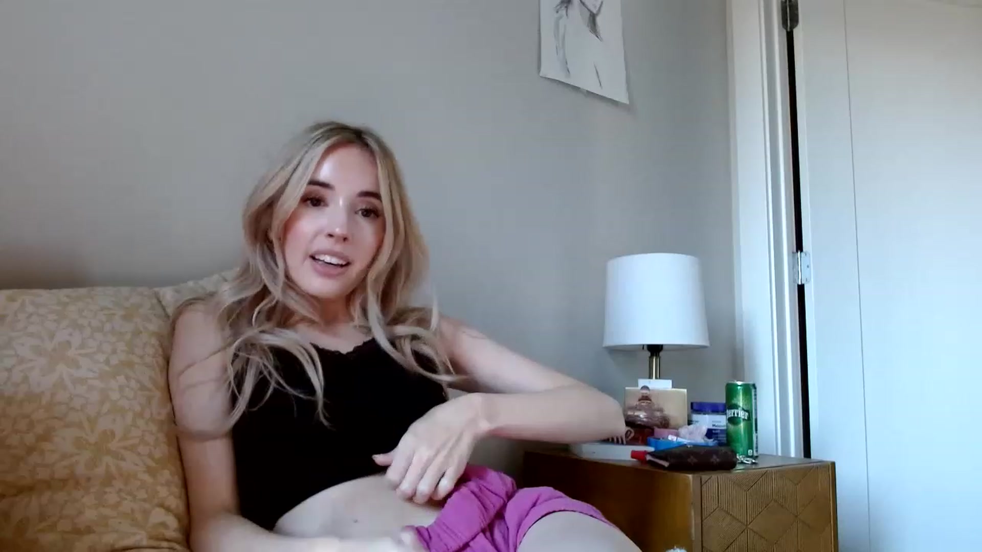 Gallery image thumbnail from Vegansoda's myfreecams stream on, 12/08/2022, 22:21 image 8 of 20