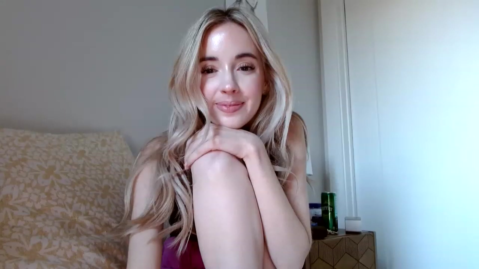 Gallery image thumbnail from Vegansoda's myfreecams stream on, 12/08/2022, 22:21 image 16 of 20