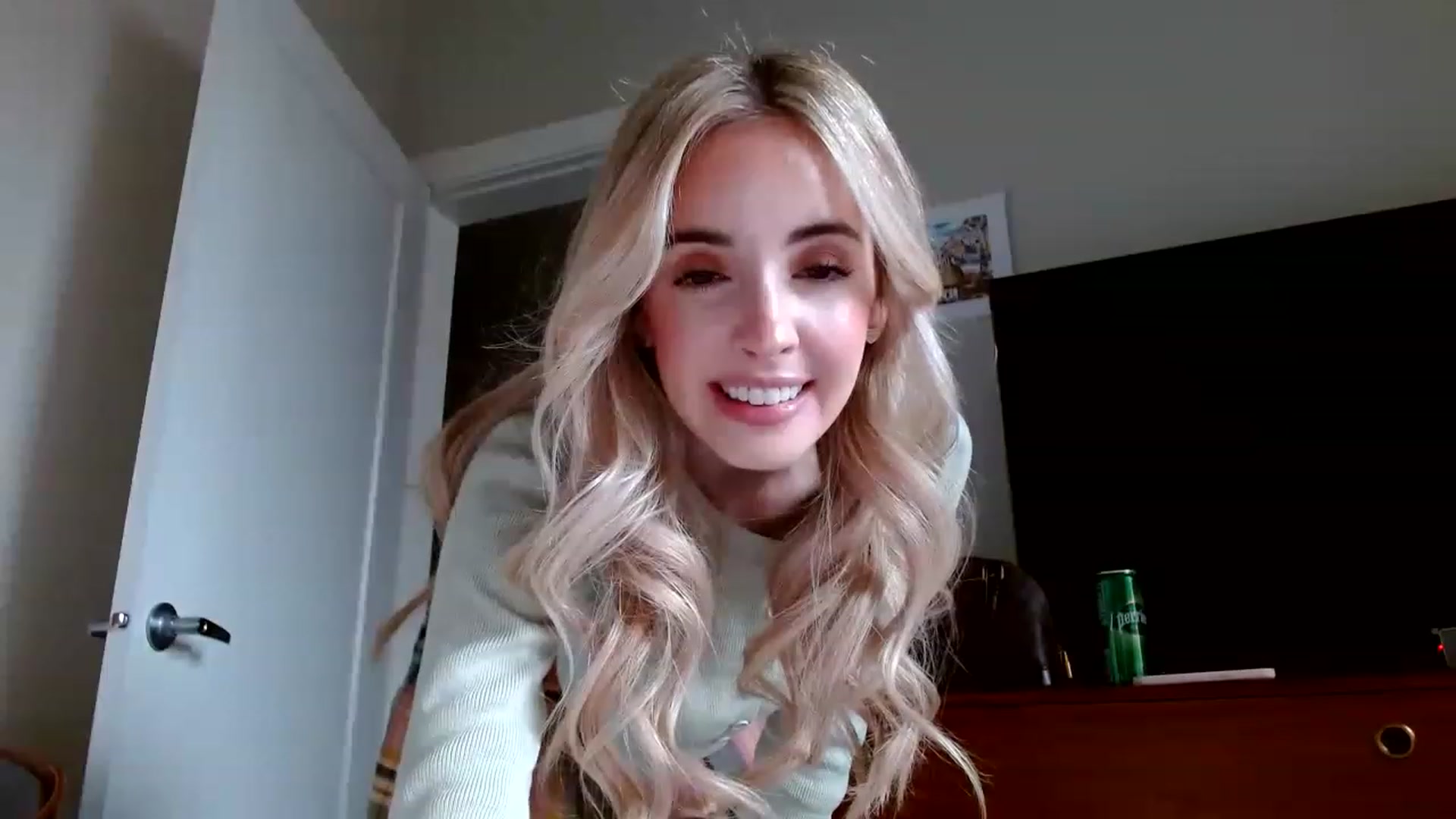 Gallery image thumbnail from Vegansoda's myfreecams stream on, 12/09/2022, 20:12 image 15 of 20