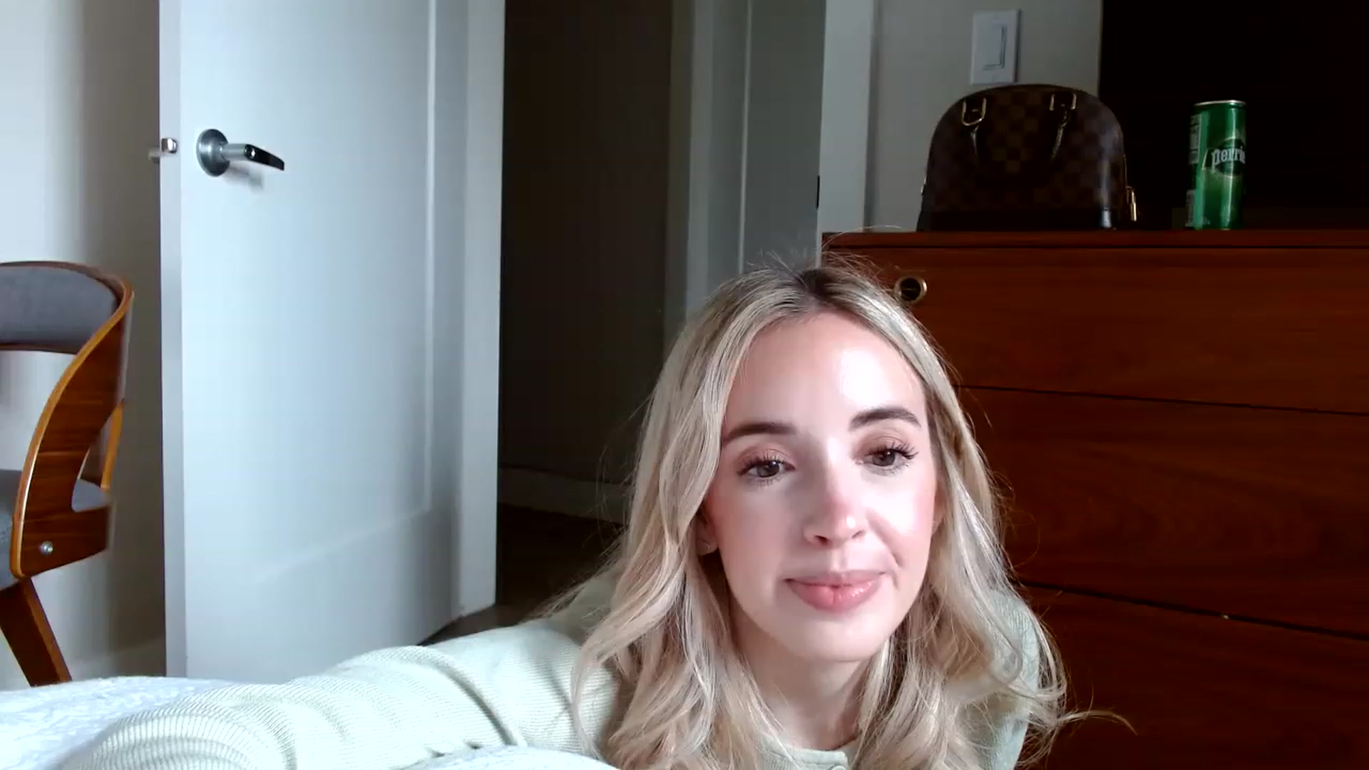 Gallery image thumbnail from Vegansoda's myfreecams stream on, 12/09/2022, 21:54 image 1 of 20
