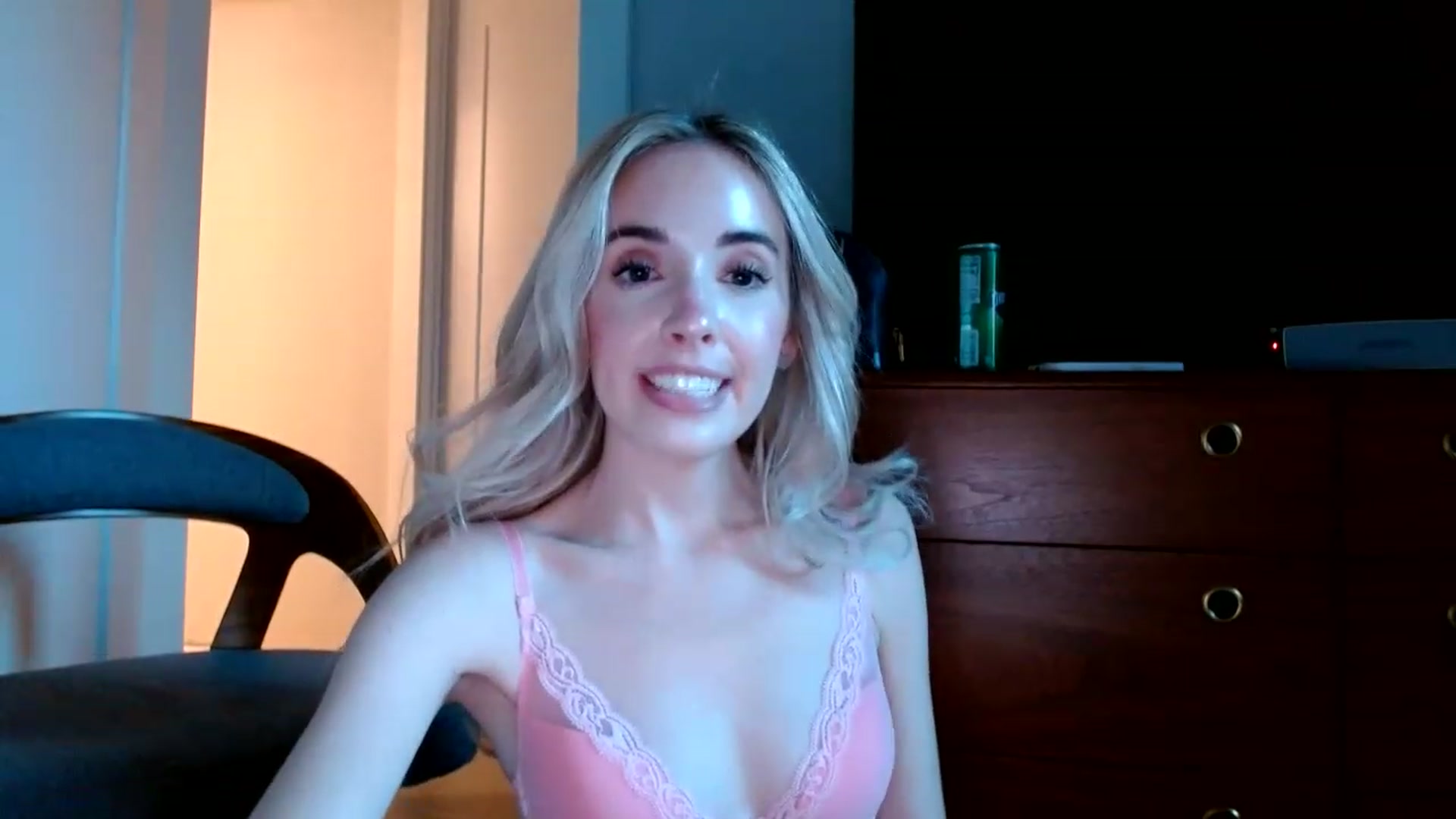 Gallery image thumbnail from Vegansoda's myfreecams stream on, 12/09/2022, 23:39 image 20 of 20