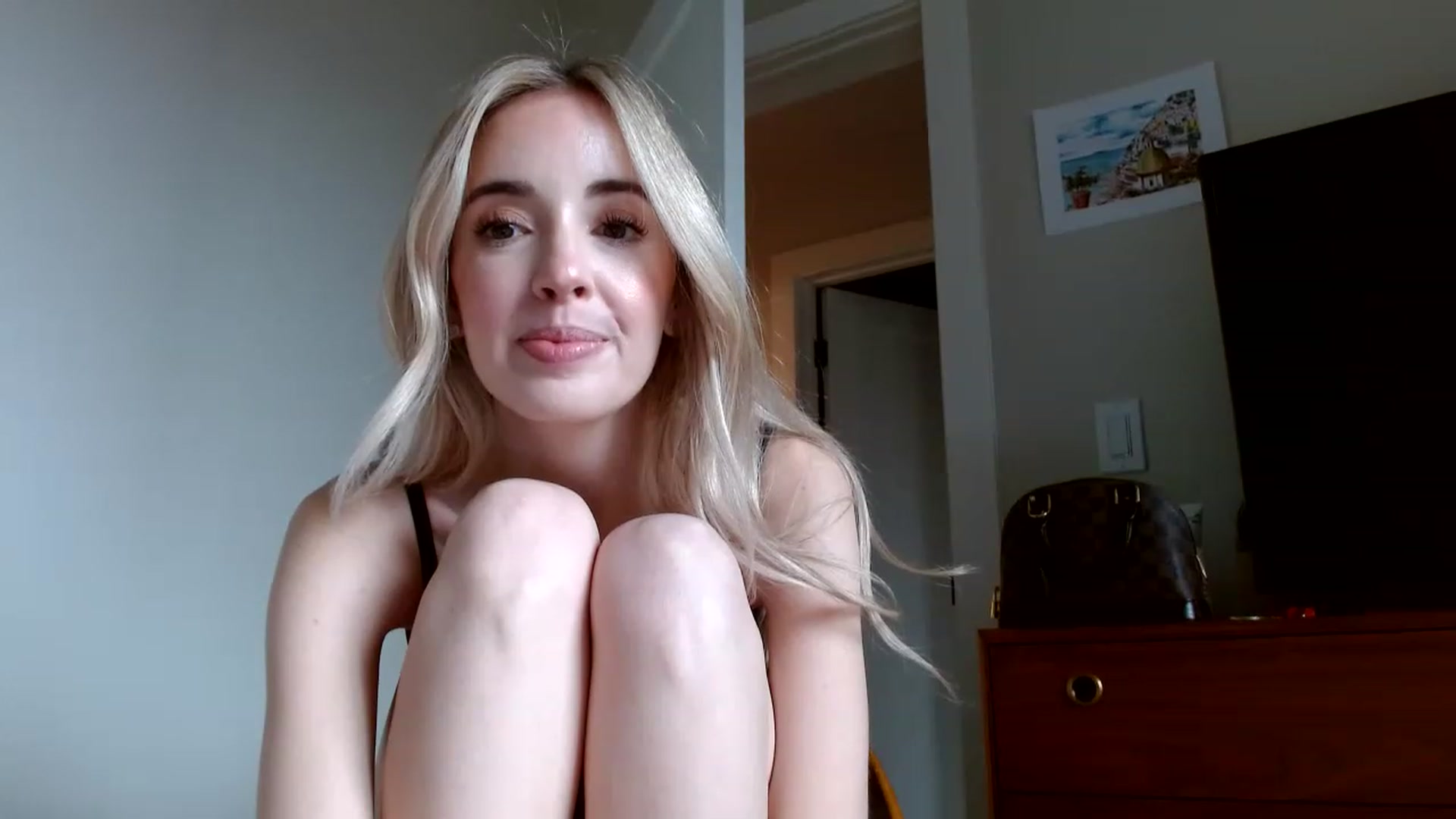 Gallery image thumbnail from Vegansoda's myfreecams stream on, 12/10/2022, 22:07 image 9 of 20