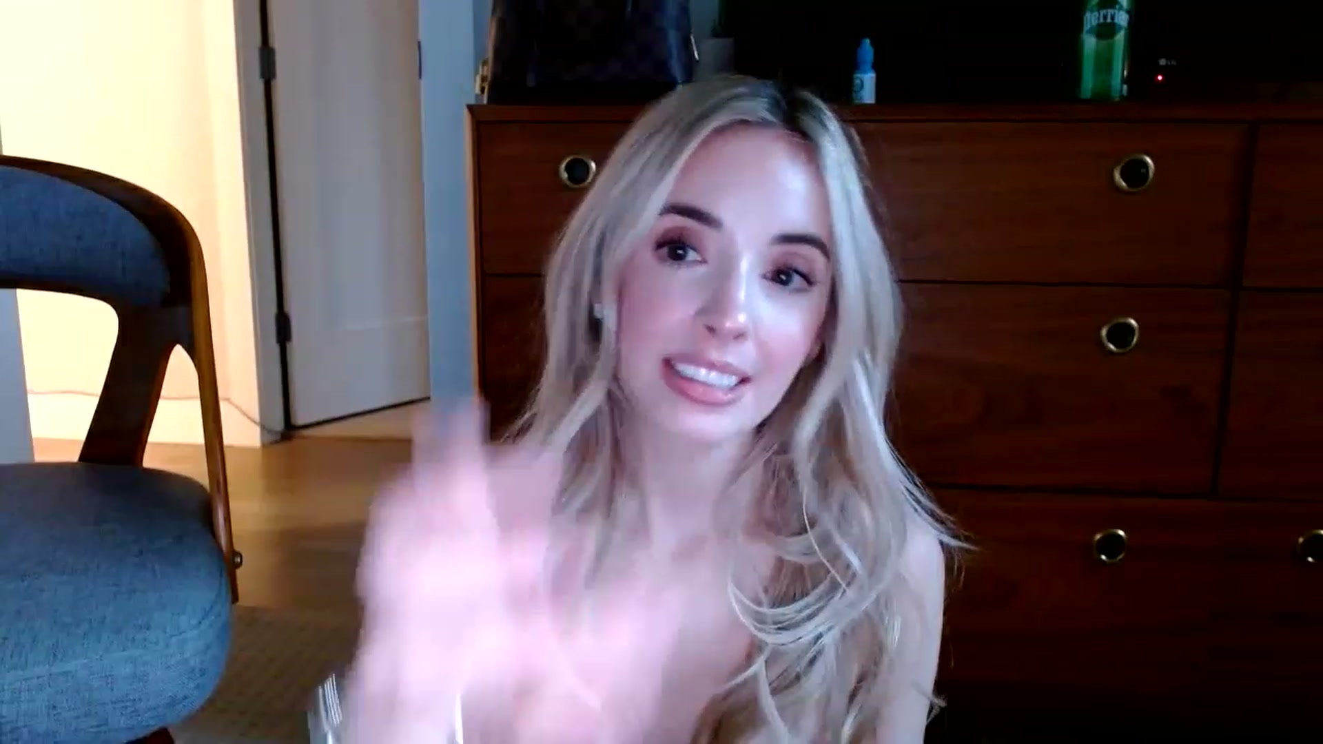 Gallery image thumbnail from Vegansoda's myfreecams stream on, 12/10/2022, 23:12 image 20 of 20