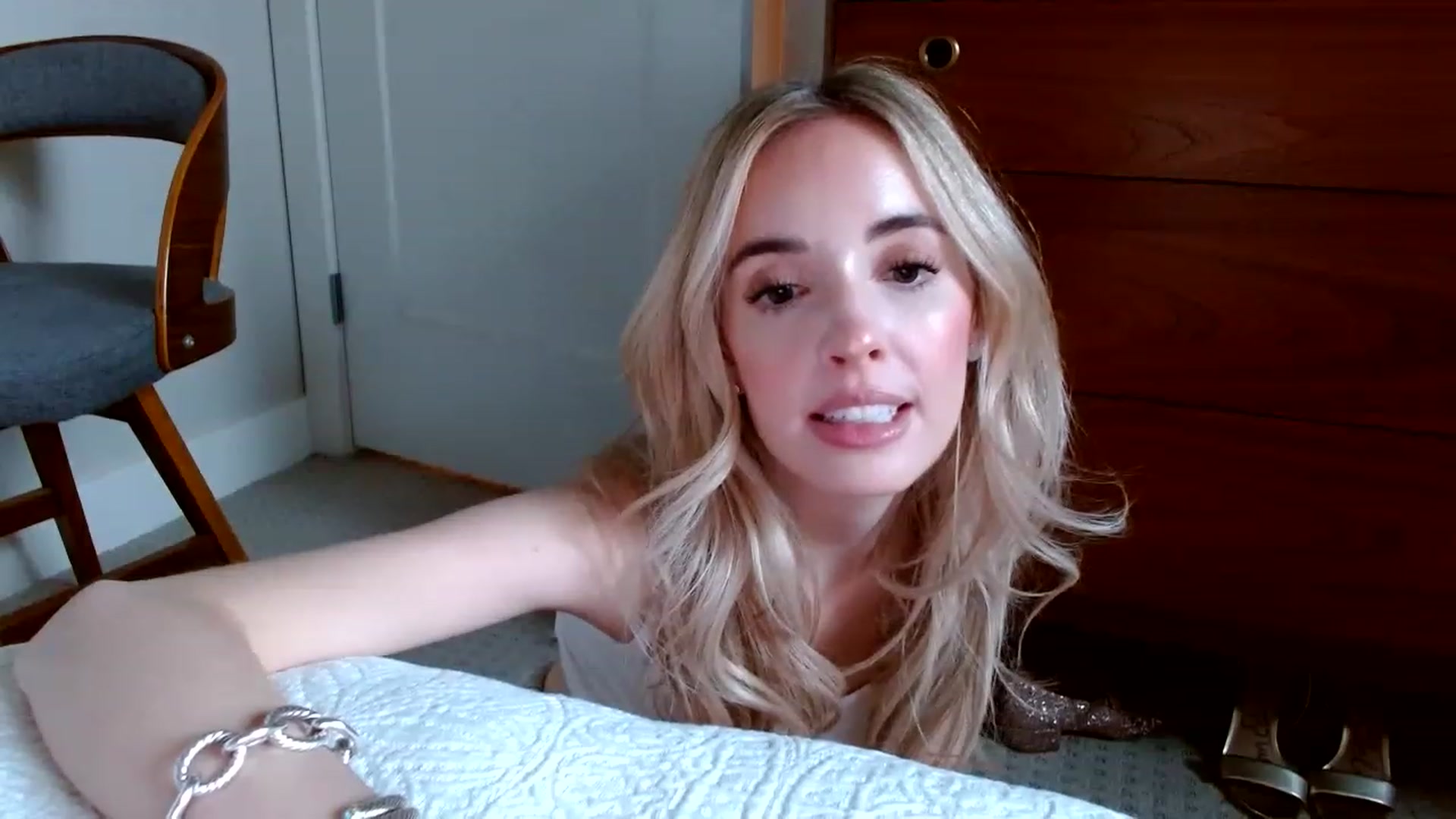 Gallery image thumbnail from Vegansoda's myfreecams stream on, 12/12/2022, 22:52 image 17 of 20