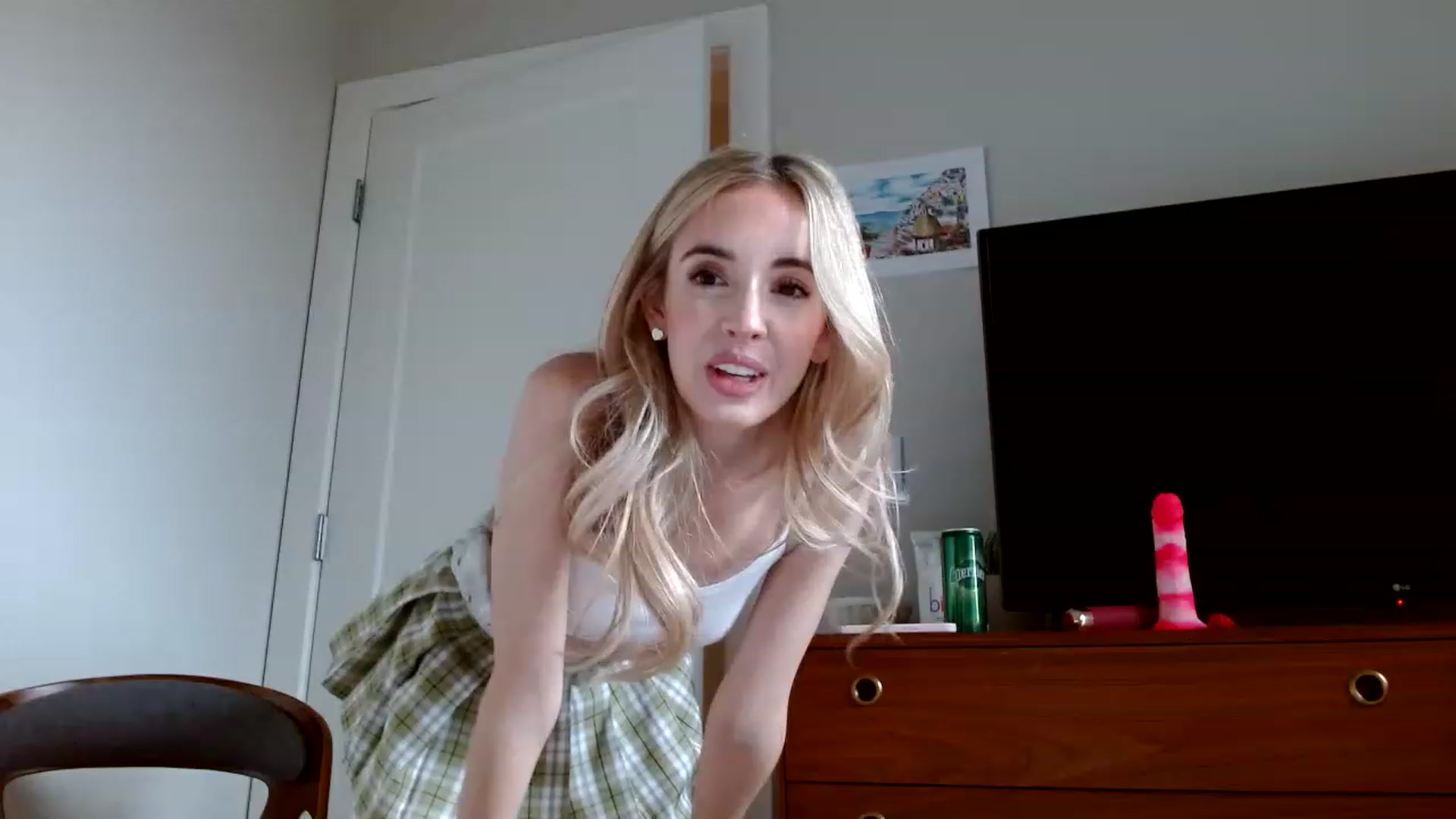 Gallery image thumbnail from Vegansoda's myfreecams stream on, 12/12/2022, 22:52 image 2 of 20