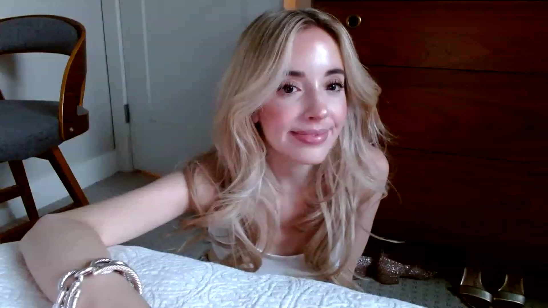 Gallery image thumbnail from Vegansoda's myfreecams stream on, 12/12/2022, 22:52 image 19 of 20