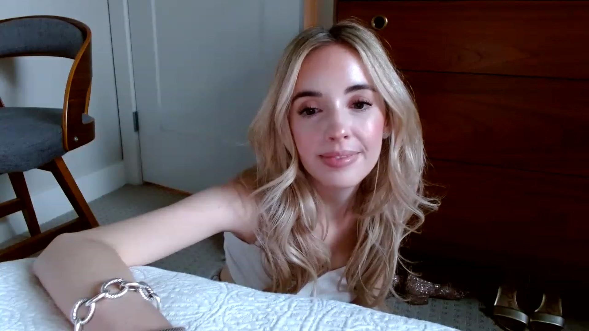 Gallery image thumbnail from Vegansoda's myfreecams stream on, 12/12/2022, 22:52 image 16 of 20