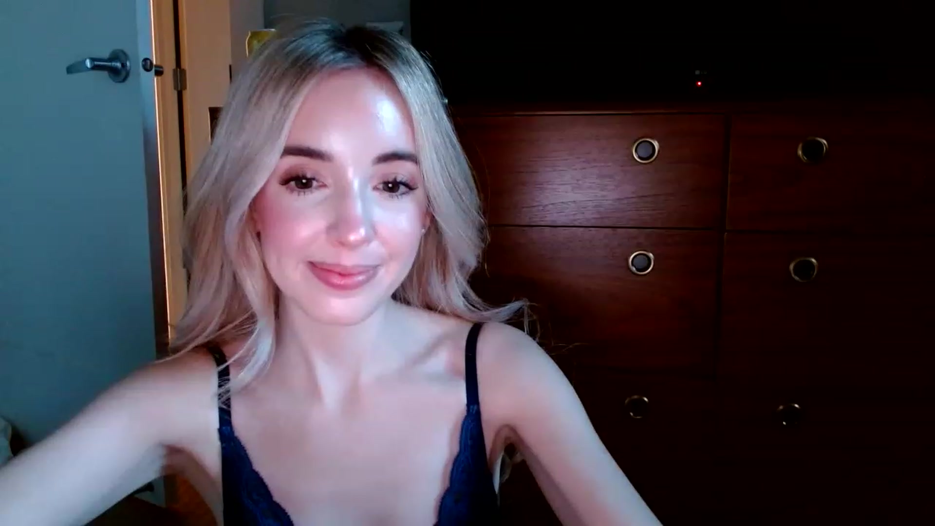 Gallery image thumbnail from Vegansoda's myfreecams stream on, 12/14/2022, 23:49 image 20 of 20