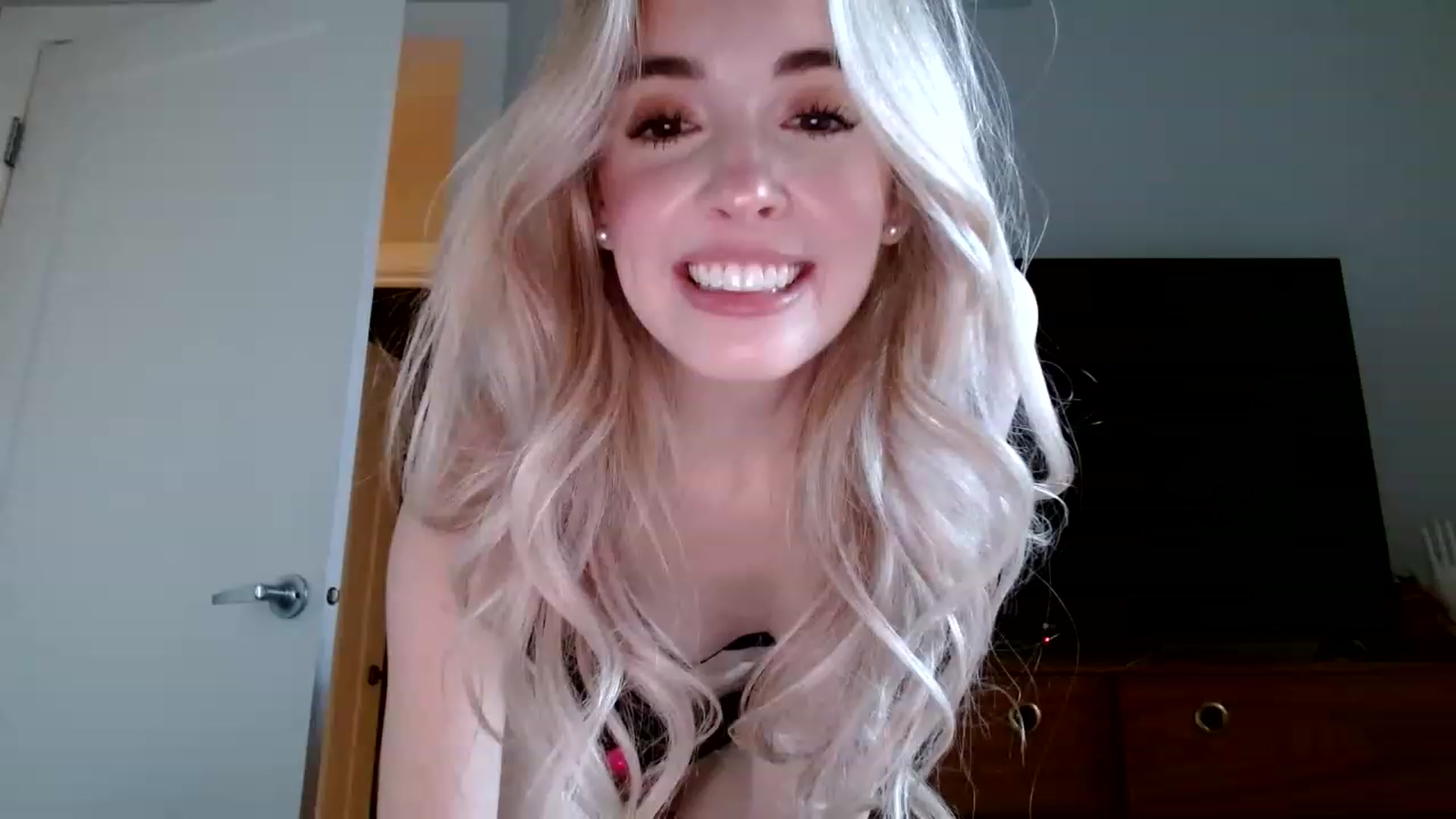 Gallery image thumbnail from Vegansoda's myfreecams stream on, 12/14/2022, 23:49 image 9 of 20