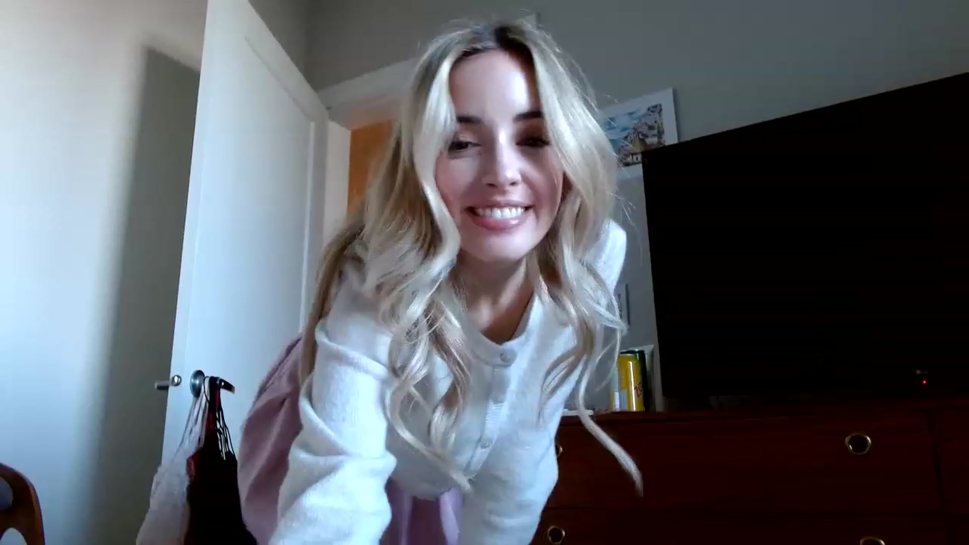 Gallery image thumbnail from Vegansoda's myfreecams stream on, 12/18/2022, 22:13 image 2 of 20