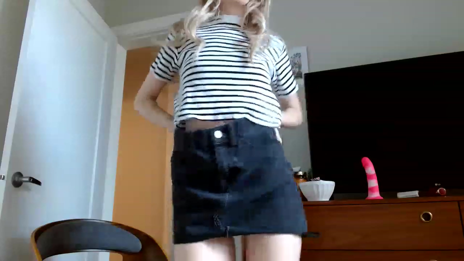Gallery image thumbnail from Vegansoda's myfreecams stream on, 12/22/2022, 19:22 image 16 of 20