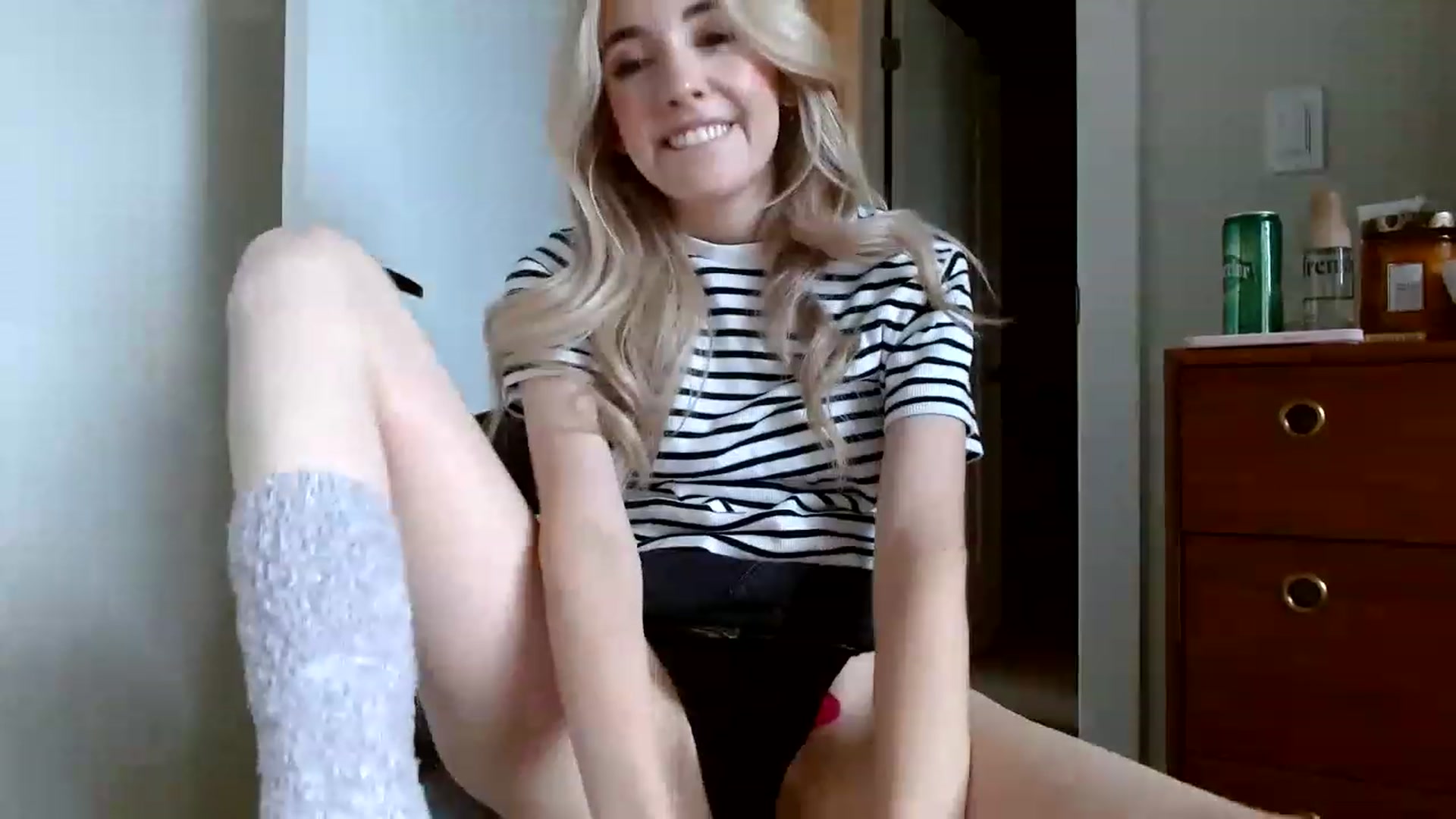 Gallery image thumbnail from Vegansoda's myfreecams stream on, 12/22/2022, 19:22 image 11 of 20