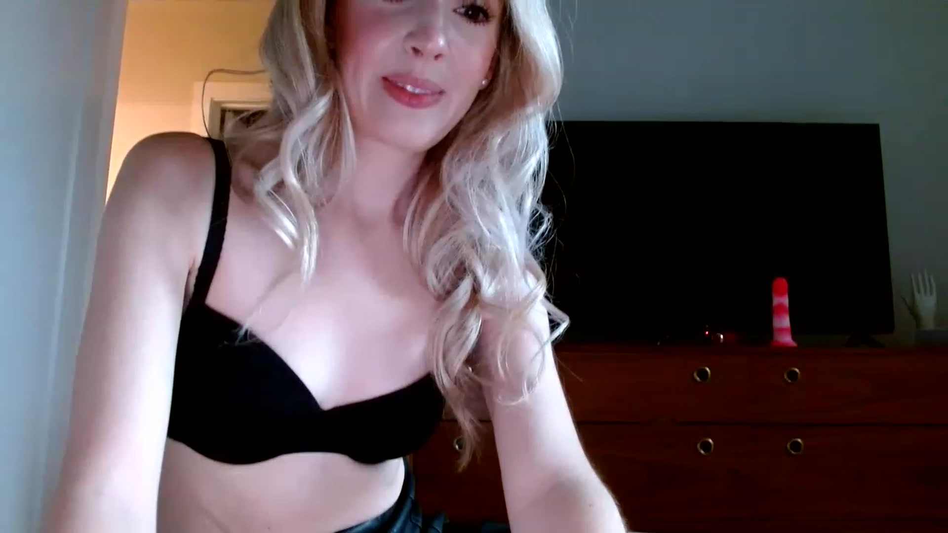 Gallery image thumbnail from Vegansoda's myfreecams stream on, 12/27/2022, 21:27 image 18 of 20