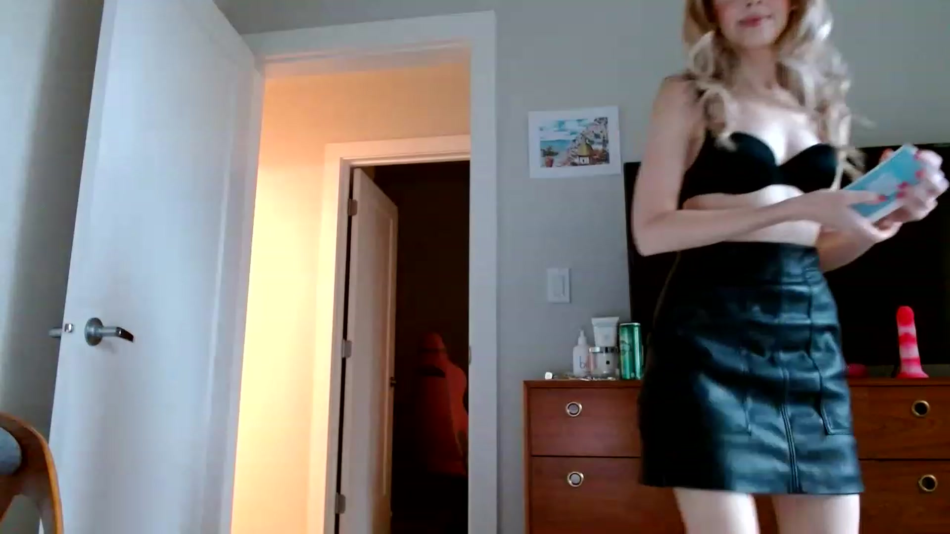Gallery image thumbnail from Vegansoda's myfreecams stream on, 12/27/2022, 21:27 image 16 of 20
