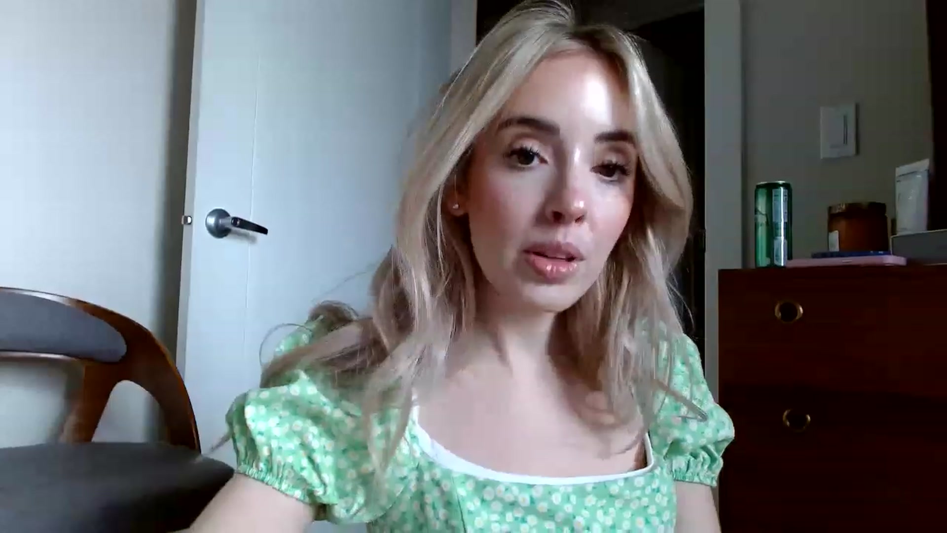 Gallery image thumbnail from Vegansoda's myfreecams stream on, 01/07/2023, 21:50 image 14 of 20