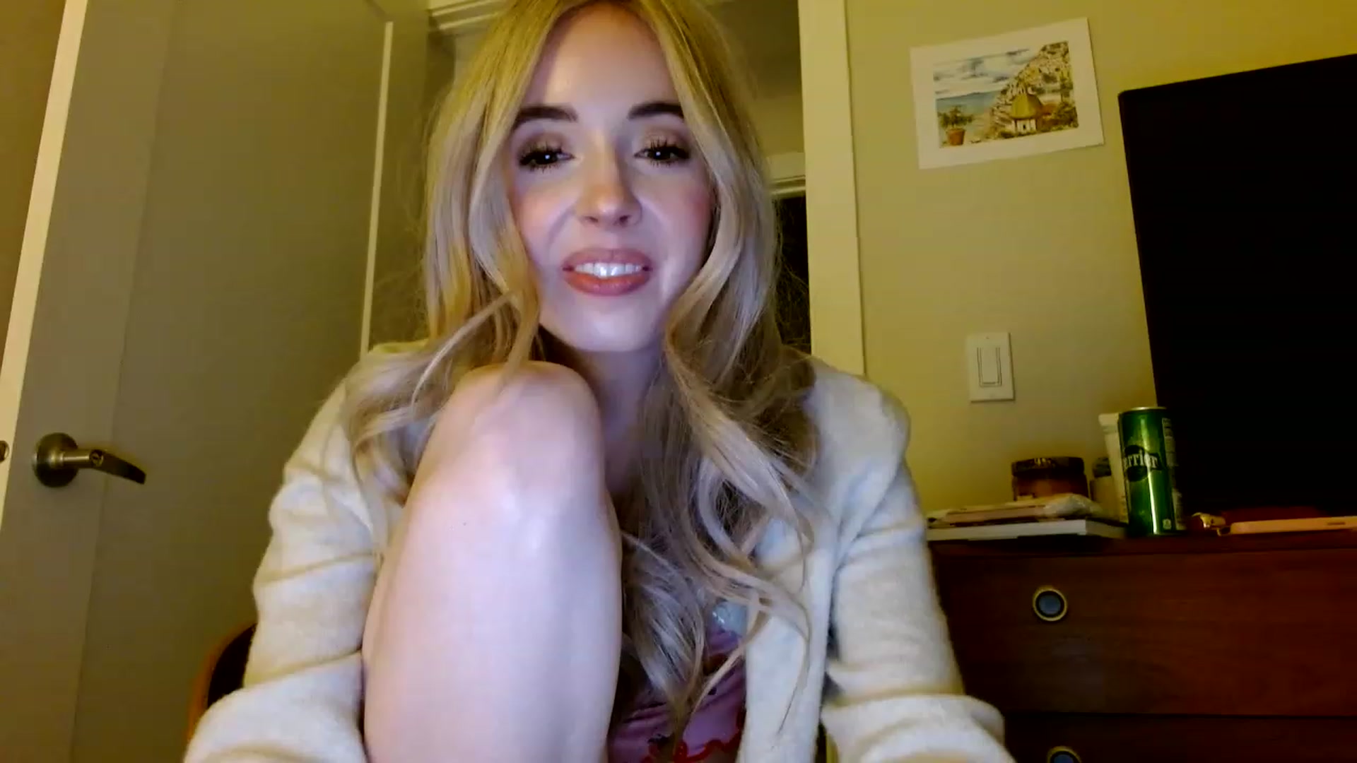Gallery image thumbnail from Vegansoda's myfreecams stream on, 01/10/2023, 24:37 image 10 of 20