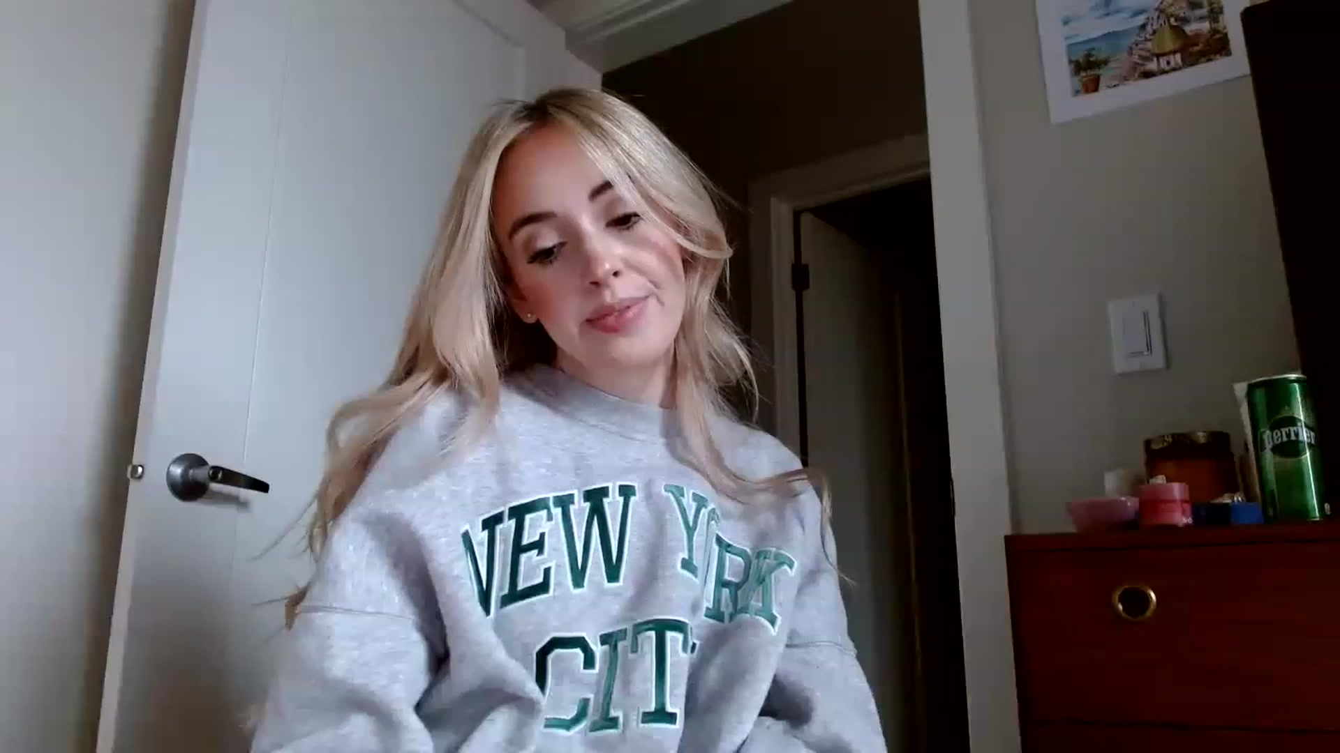 Gallery image thumbnail from Vegansoda's myfreecams stream on, 01/17/2023, 24:01 image 6 of 20