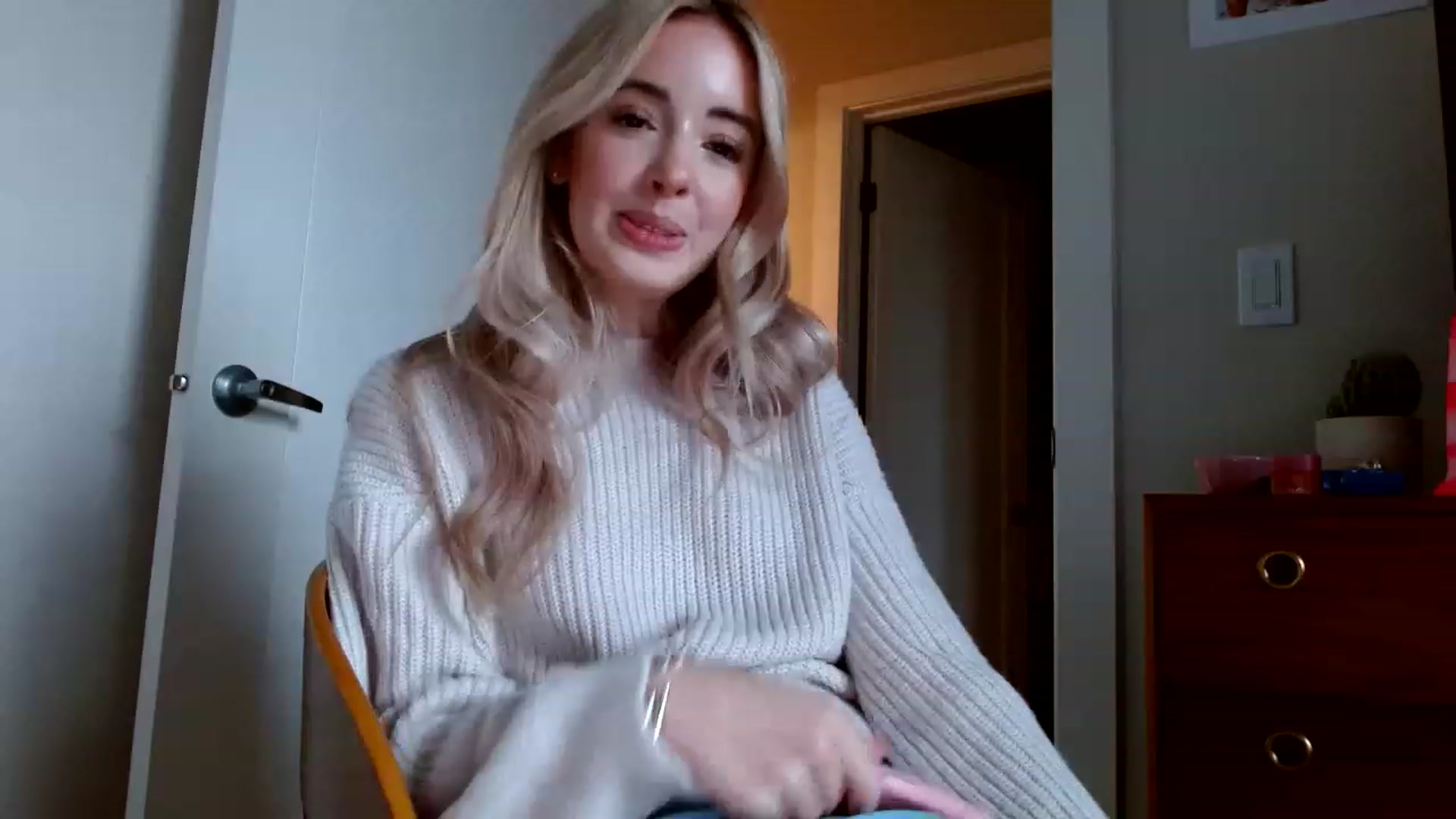 Gallery image thumbnail from Vegansoda's myfreecams stream on, 01/19/2023, 22:39 image 4 of 20