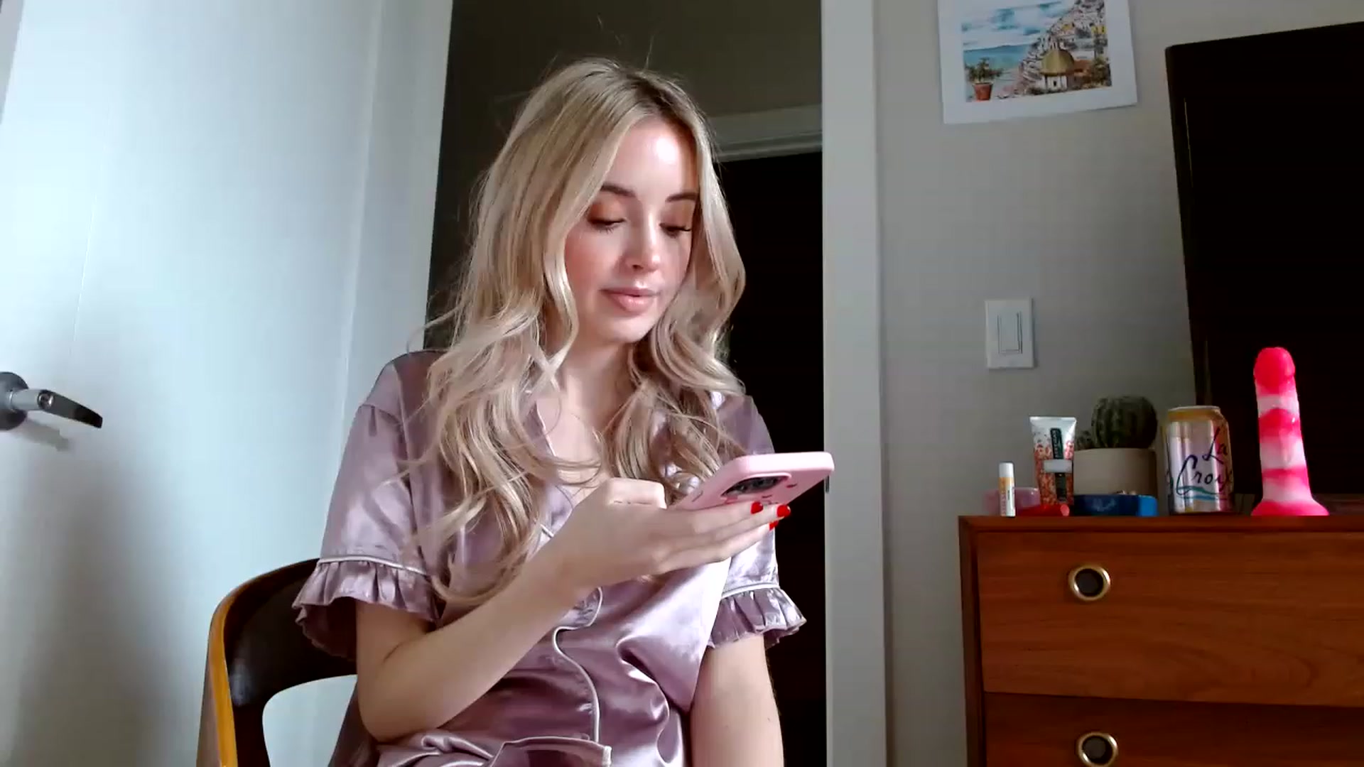 Gallery image thumbnail from Vegansoda's myfreecams stream on, 01/28/2023, 19:20 image 7 of 20