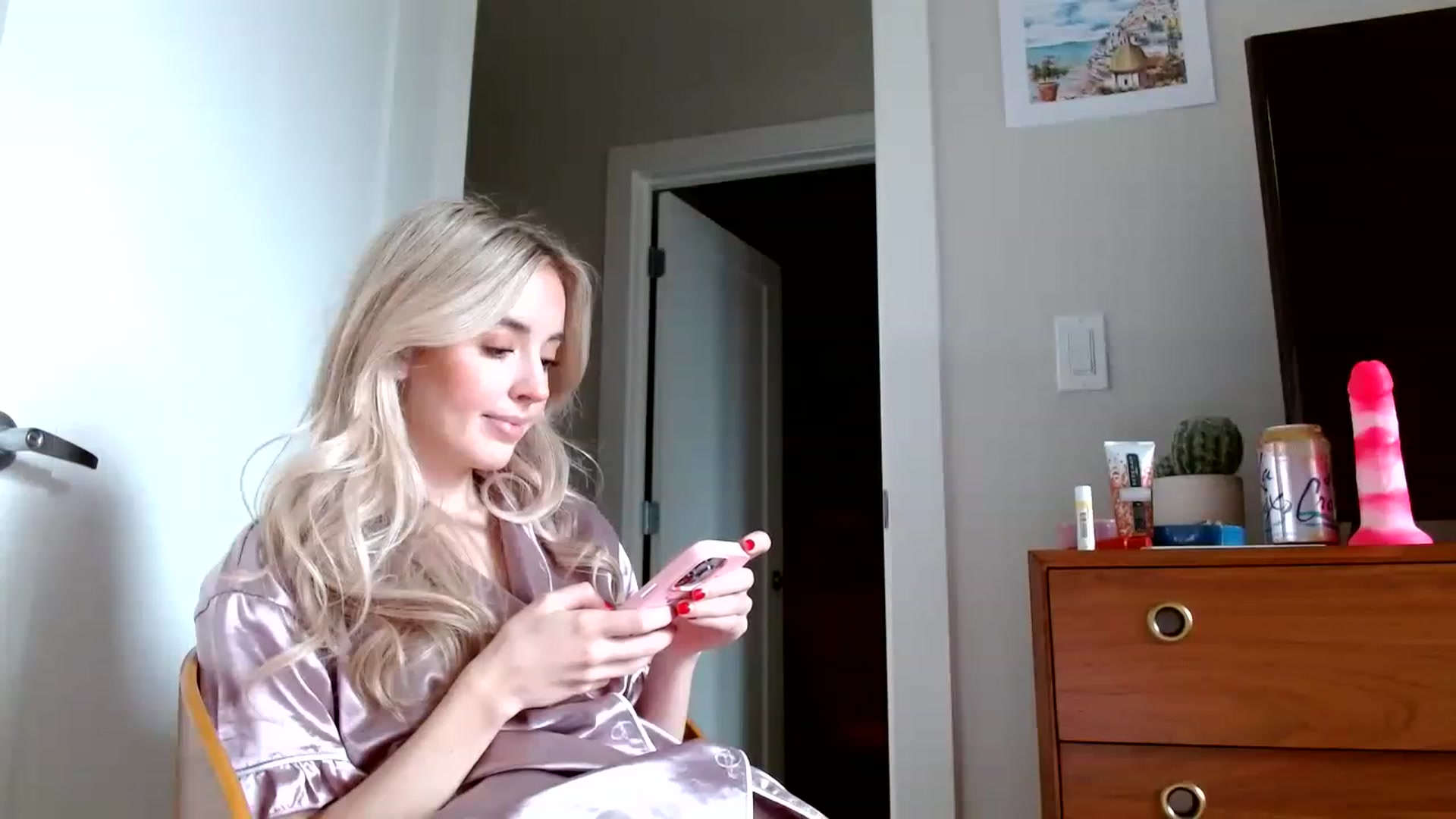 Gallery image thumbnail from Vegansoda's myfreecams stream on, 01/28/2023, 22:55 image 5 of 20